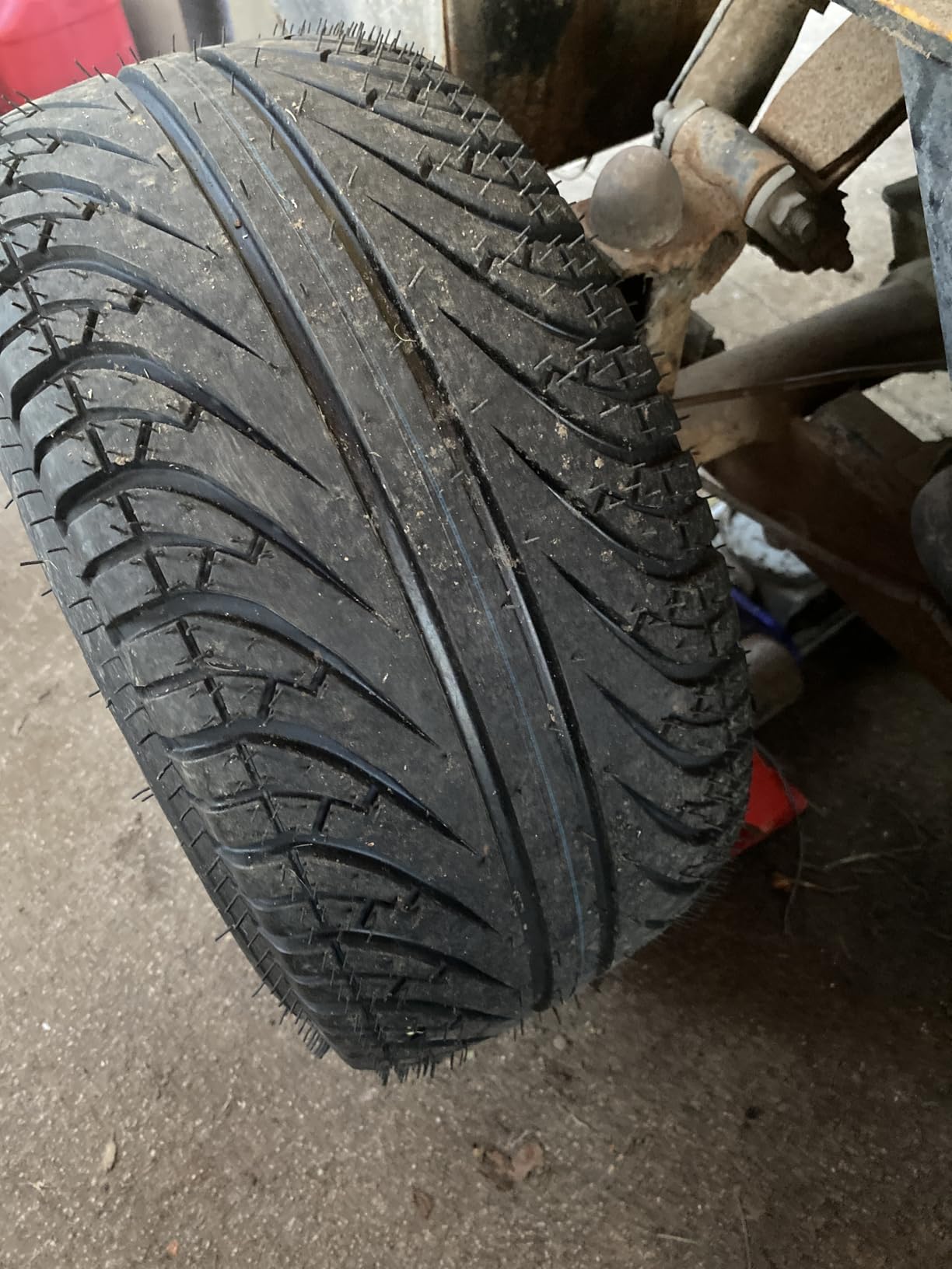 ROADGUIDER Golf Cart Tire & Wheel 18X8.50-8 4PR w 4X4