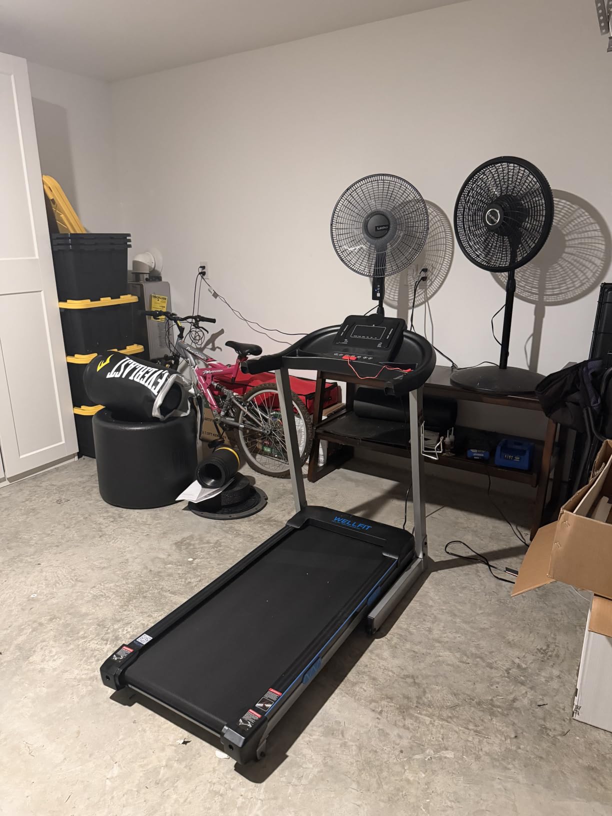 WELLFIT Home Treadmill 400+LB Capacity, 4.0HP Heavy Duty Treadmill Foldable | Small Commercial Treadmills with 15% Auto Incline, Climb Running, with Safety Handrail, Wide Belt 18*43 in, 95% Pre-installed customer photo 2