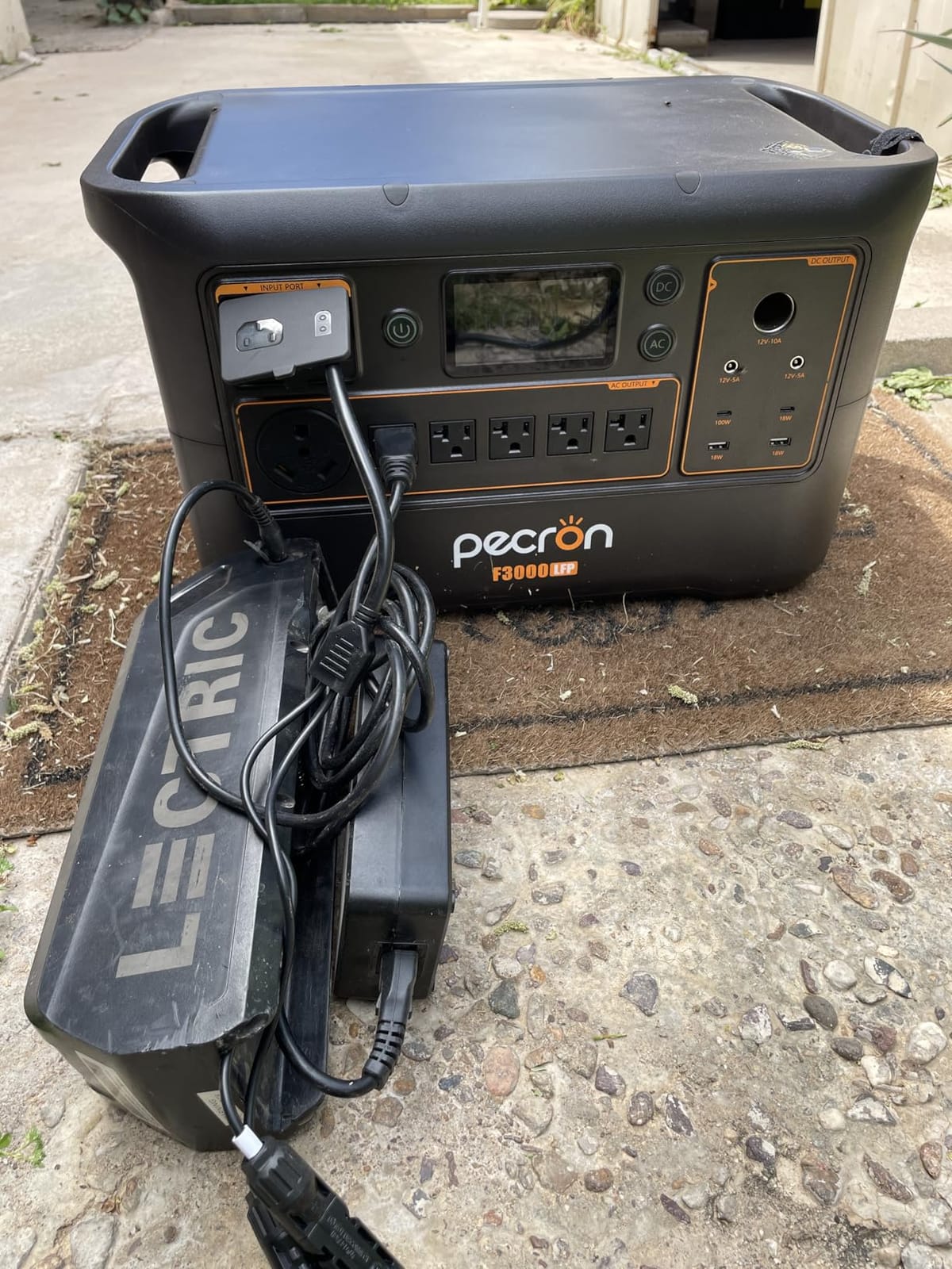 PECRON Portable Power Station F3000LFP, 3072Wh Solar Generator, 3600W LiFePO4 Battery Home Backup, Expandable to 10752Wh, for Home Use, Camping, RV customer photo 2