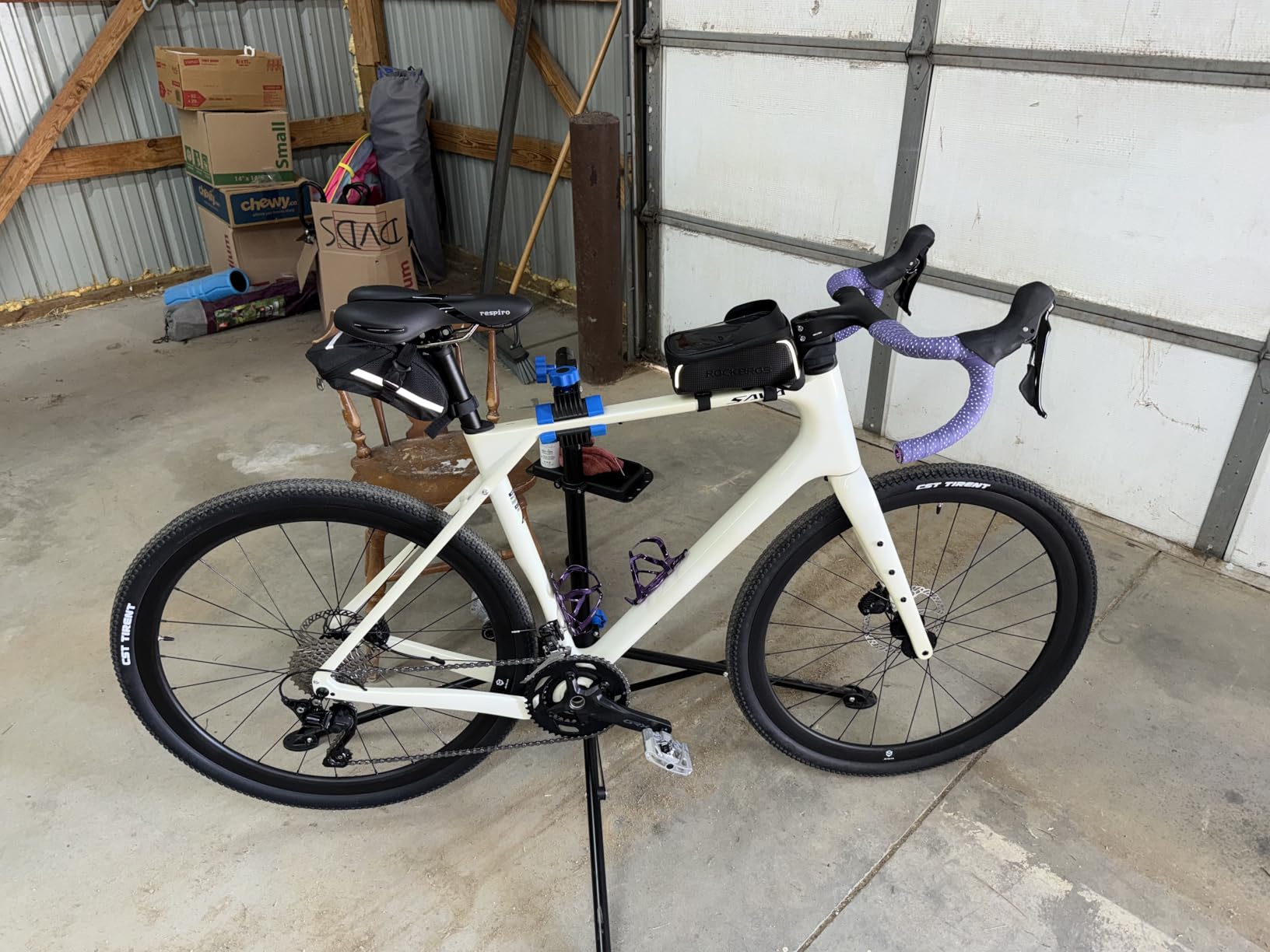 SAVADECK Carbon Gravel Bike - T800 Carbon Frame & Fork, Shimano GRX400 20-Speed Groupset, Hydraulic Disc Brakes, 700C x 40mm Tires - Lightweight Design for Road & Off-Road Adventures customer photo 2