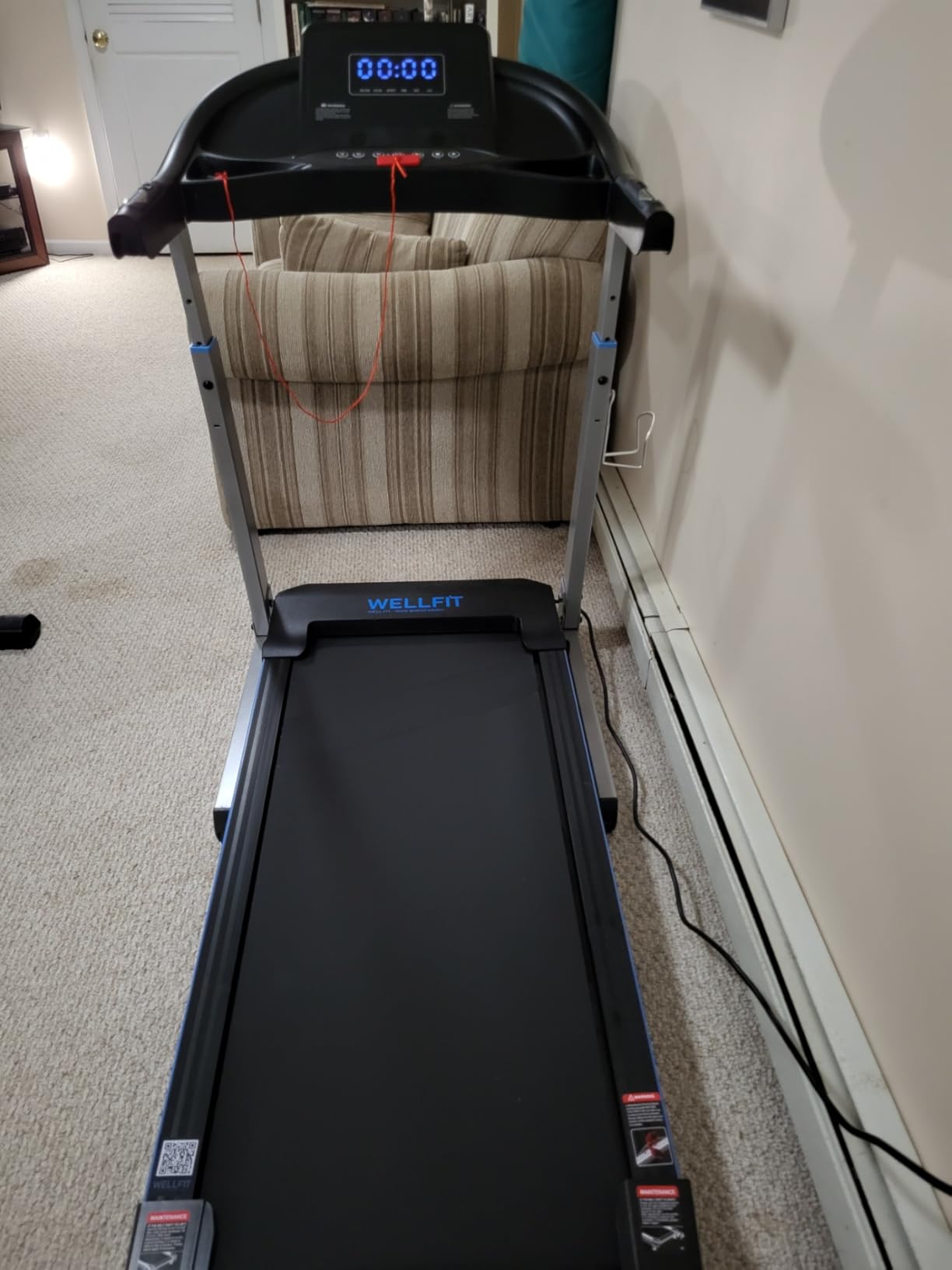 WELLFIT Heavy Duty Auto Incline Foldable Treadmill for Home, 400LB Capacity | 15% Auto Incline, 43