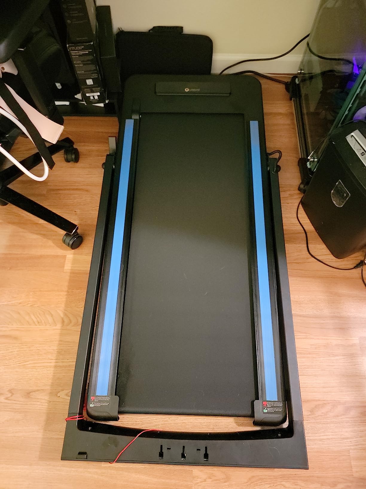 UREVO Foldimix 5L Auto Incline 12% Walking Pad with AI App, Adjustable Handlebar & Multifunctional Desk, Quiet Motorized customer photo 1