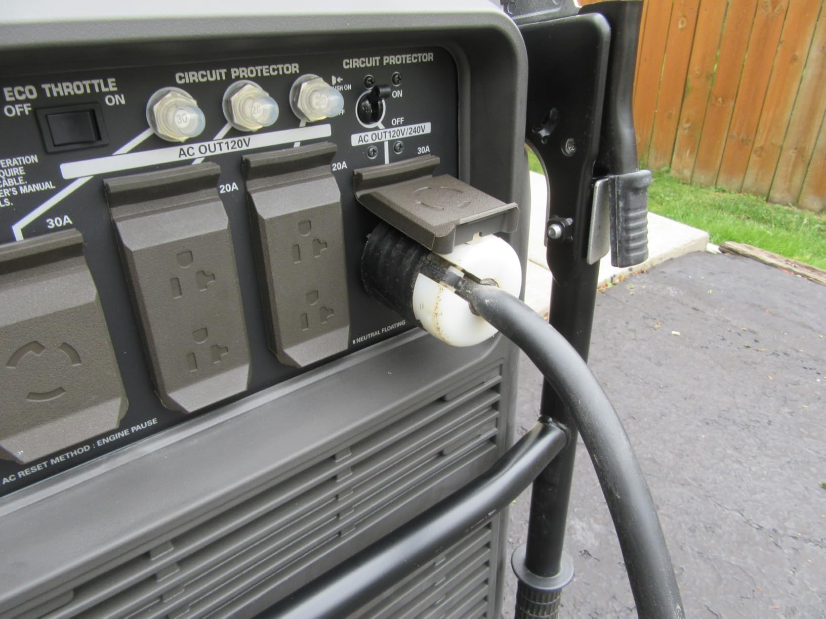Honda EU7000iS 7000 Watt 120/240V Inverter Generator (EU7000ISNAC1) | Super Quiet Gas Powered Portable Generator for Camping, RV, Tailgating, or Home Backup Power Supply, Up to 16 Hour Run Time customer photo 1