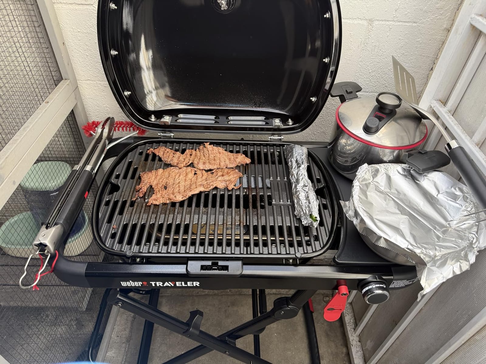 Weber Traveler Compact Portable Gas Grill customer photo 2