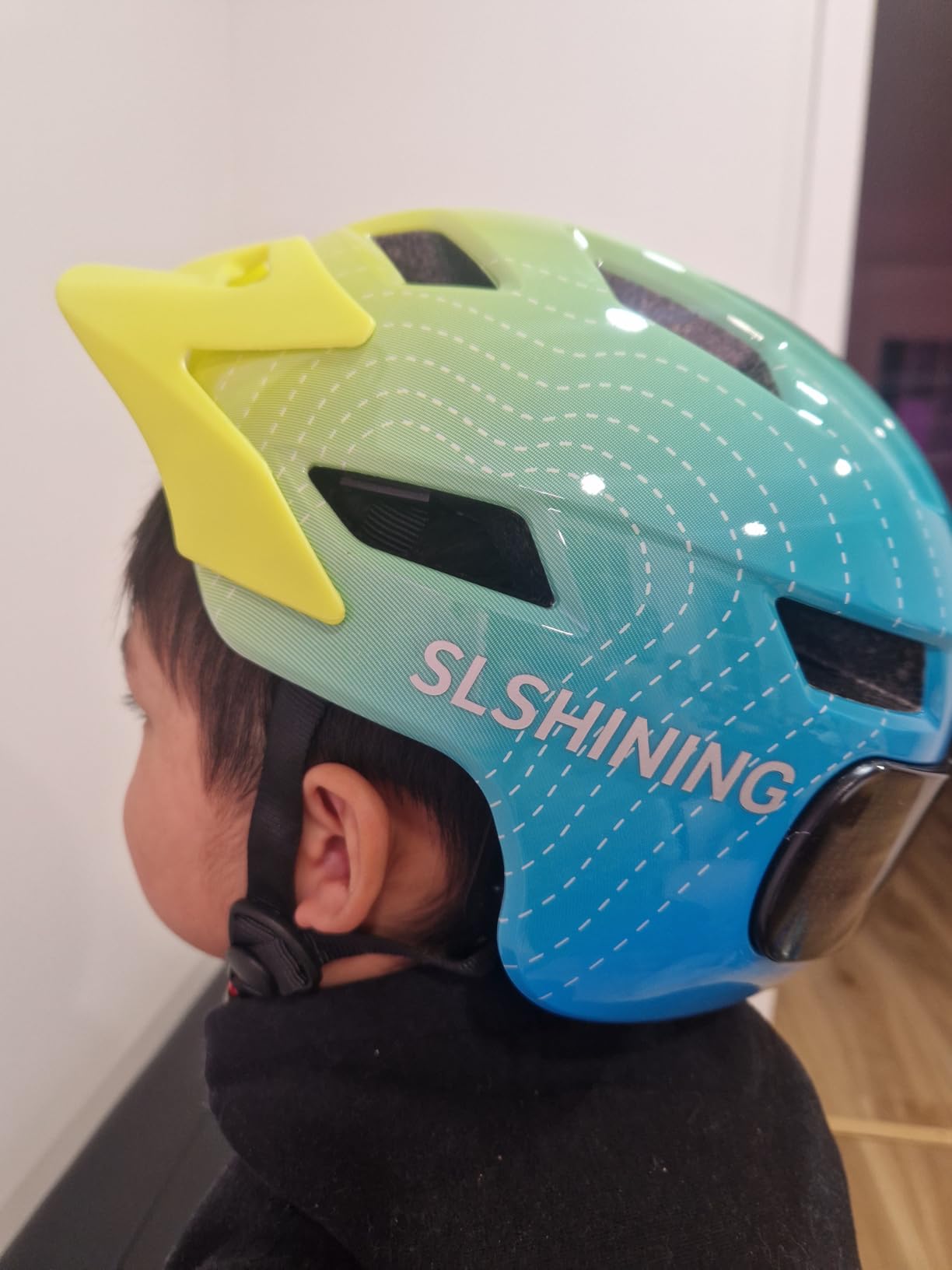 Kids Bike Helmets with LED Display, High Visibility, Turning & Stop Signal Light, Helmet for Kids 3-5, 5-8, 8-14, Adjustable for Youth Boys Girls, Safety Cycling, Scooter customer photo 1