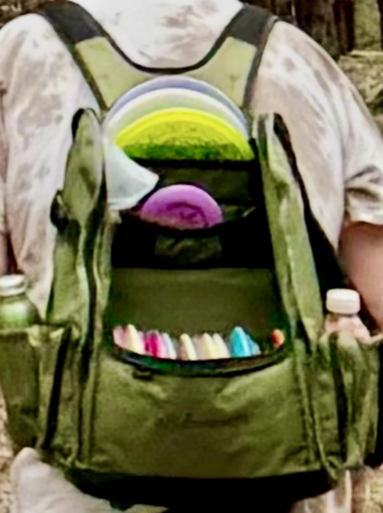 Disc Golf Backpack, Holds 26+ disk with putter slots, Heavy Duty 600D Polyester, Multiple Storage Pockets, Cinch Tie Drink Pockets, Pencil and Pad slots, Durable and Waterproof customer photo 1