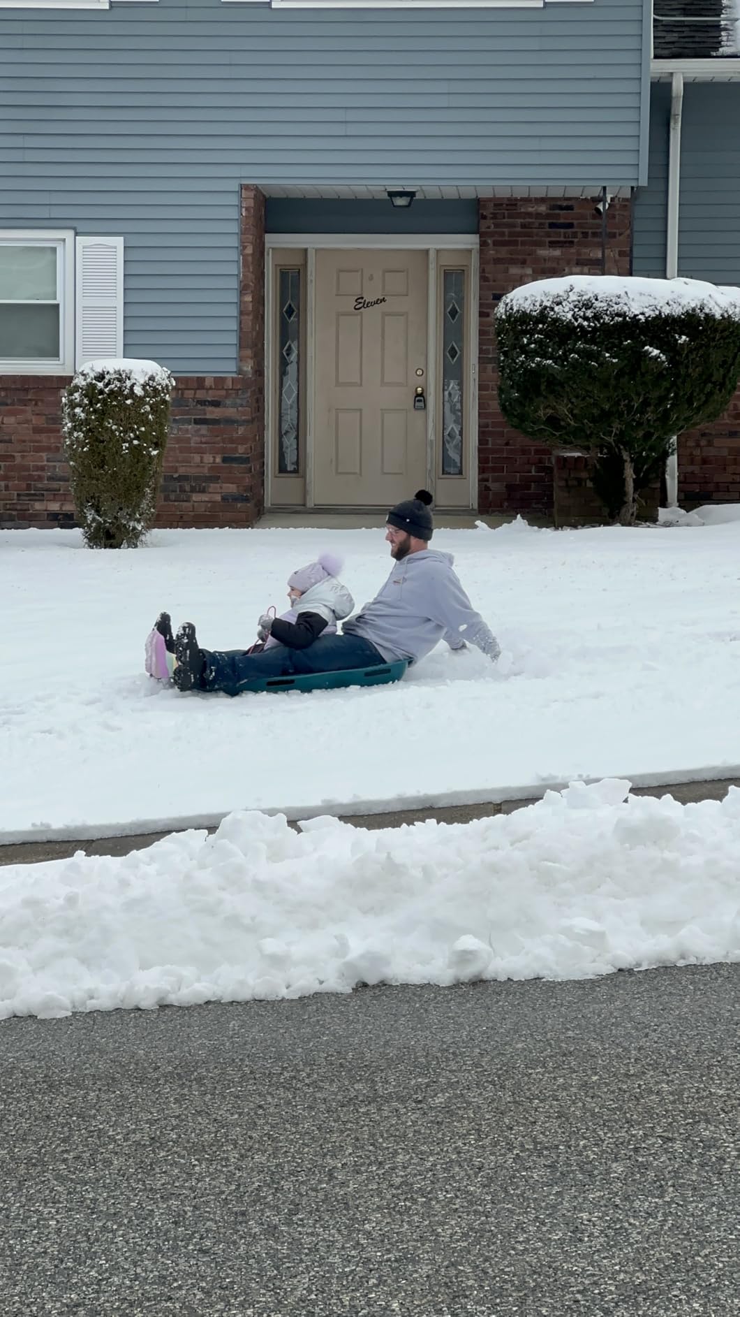 Retrospec Retrorider Plastic Snow Sled – Toboggan Style with Pull Rope, Cold-Resistant Coating, and Hard Bottom for Smooth Downhill Rides – Available for Kids and Adults customer photo 1