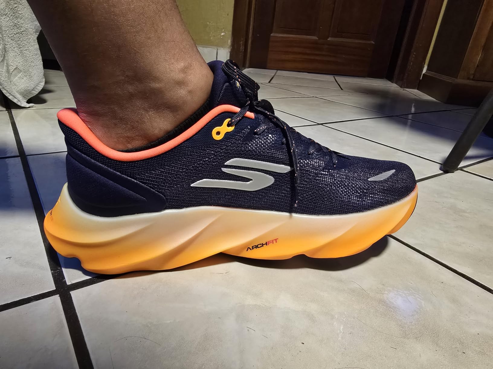 Men's Aero Burst Running Shoe customer photo 2