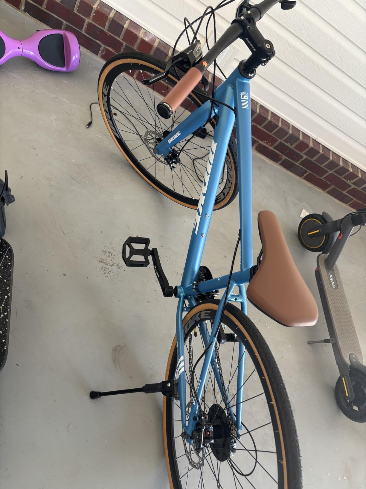 DEYGIA Hybrid Bike, 24-Speed 700C Wheel Hybrid Bicycle with Dual Disc Brakes, Trigger Shifting, Internal Wiring Frame, Lightweight City Commuter Bicycle for Men Women Adult, Multiple Colors customer photo 1