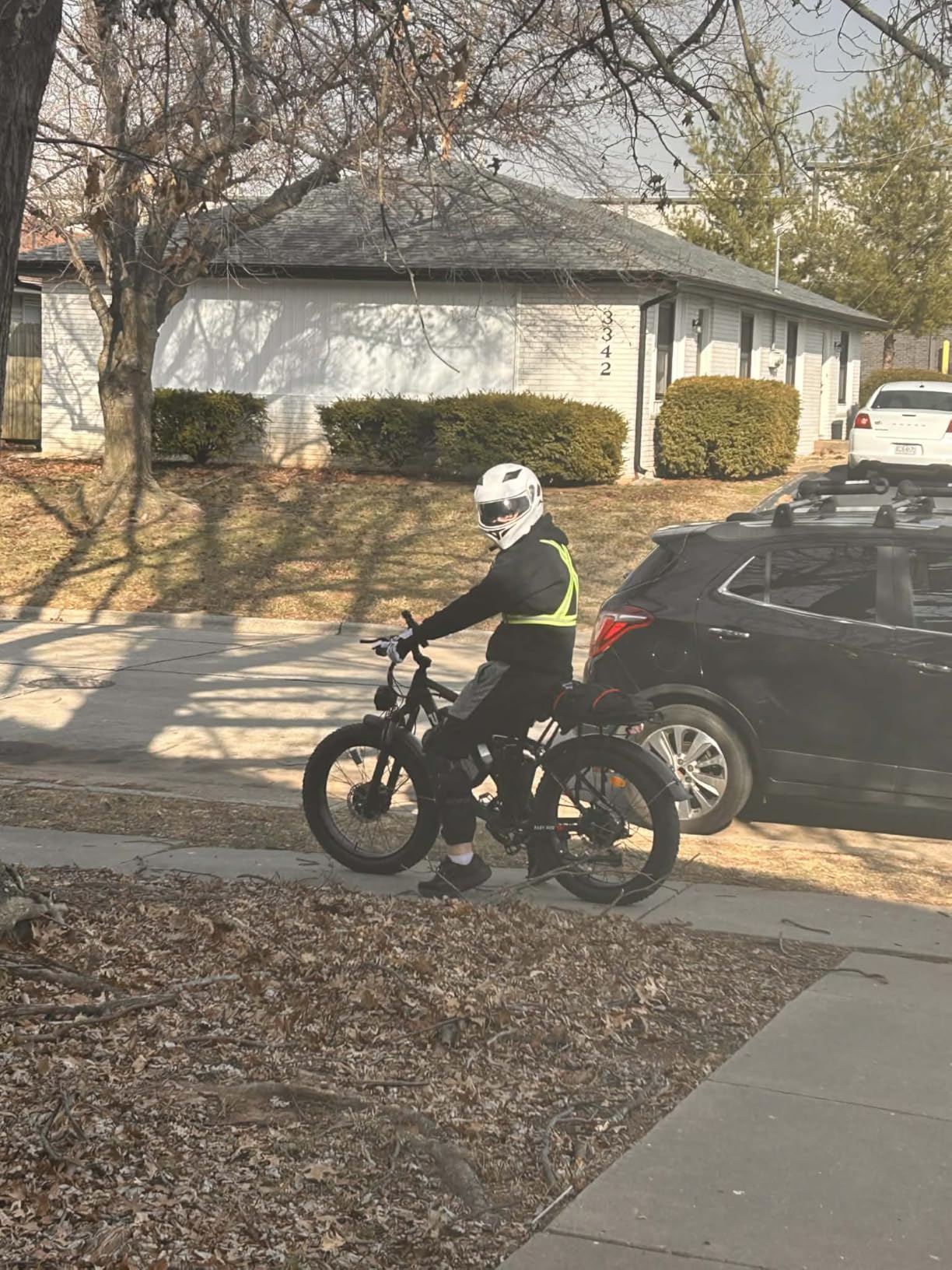 2000W E-Bike 48V 17.5Ah Up to 80Mi 29