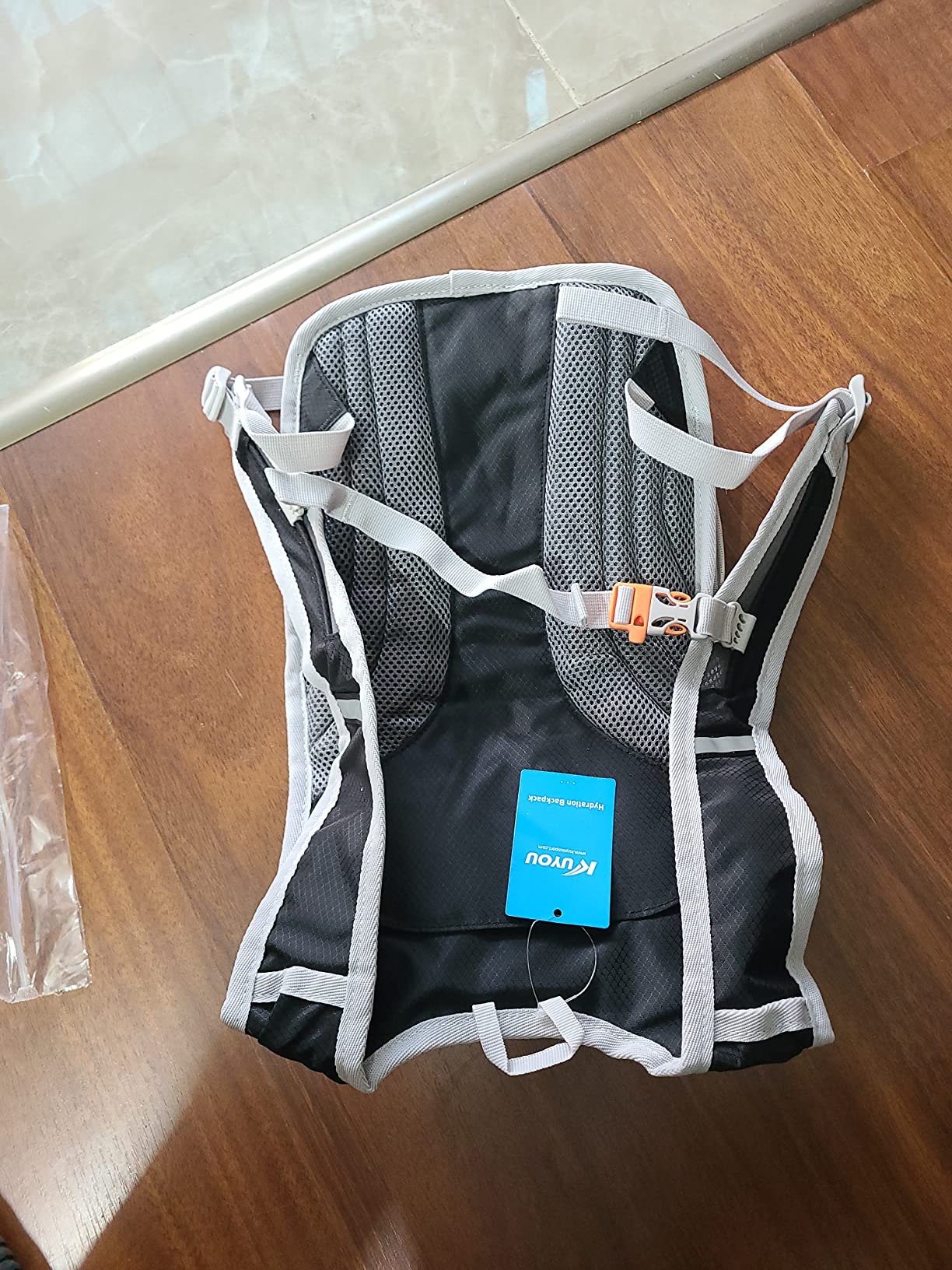 KUYOU Running Vest for Women & Men, Lightweight Hydration Backpack with 2L Water Bladder customer photo 2