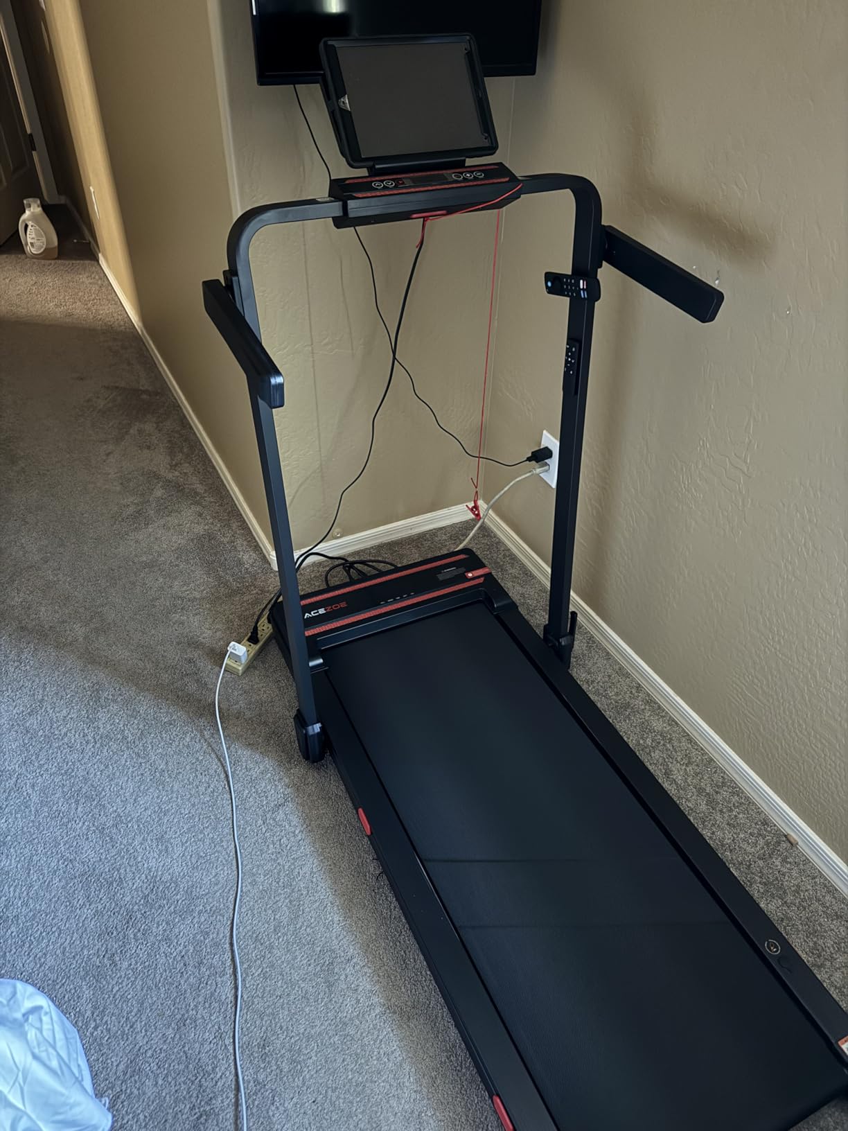 Foldable Walking Pad with 0-15% Auto Incline and Handle Bar, Under Desk Treadmill with 300LBS Weight Capacity, 3.0HP Quiet Treadmills for Home with Speaker, APP & Remote Control customer photo 1
