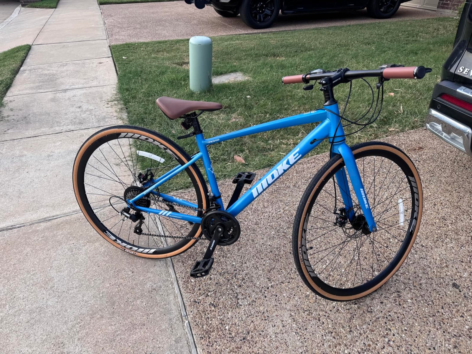 DEYGIA Hybrid Bike, 24-Speed 700C Wheel Hybrid Bicycle with Dual Disc Brakes, Trigger Shifting, Internal Wiring Frame, Lightweight City Commuter Bicycle for Men Women Adult customer photo 1