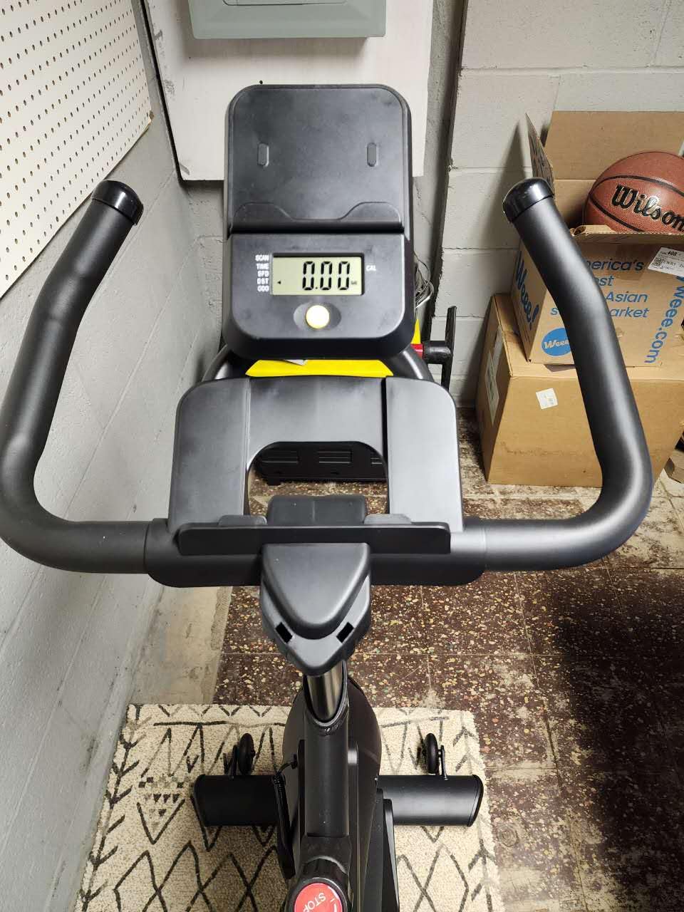 Exercise Bike, Adjustable Magnetic Resistance Stationary Bikes for Home with App Compatible, Silent Indoor Cycling Bike with 350lbs Weight Capacity Comfortable Seat, Digital Monitor & Phone Mount customer photo 2