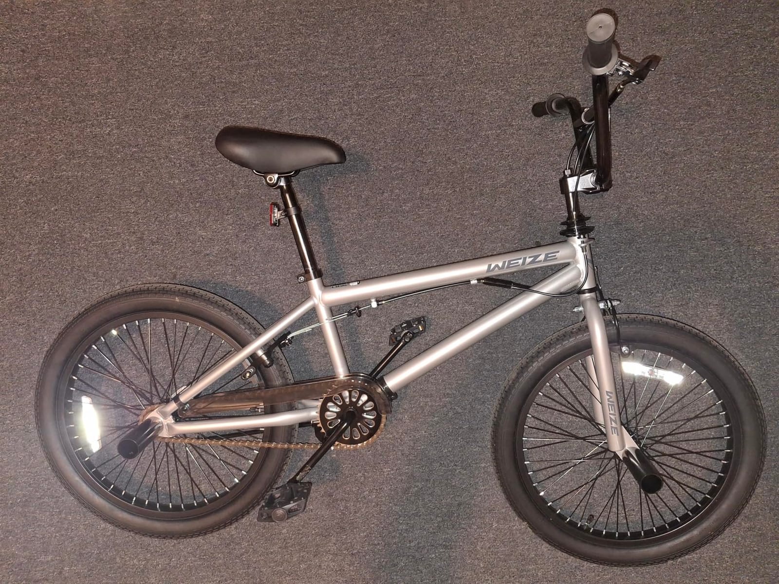 20 Inch BMX Bike Kids Teens 360 Degree Freestyle Trick Bicycle | Freestyle BMX 360° Rotor, 4 Pegs, Hi-Ten Steel Frame, Single Speed, Rear V Brake, Wide 20 x 2.40 in Tires, Kid Teen Bike customer photo 1