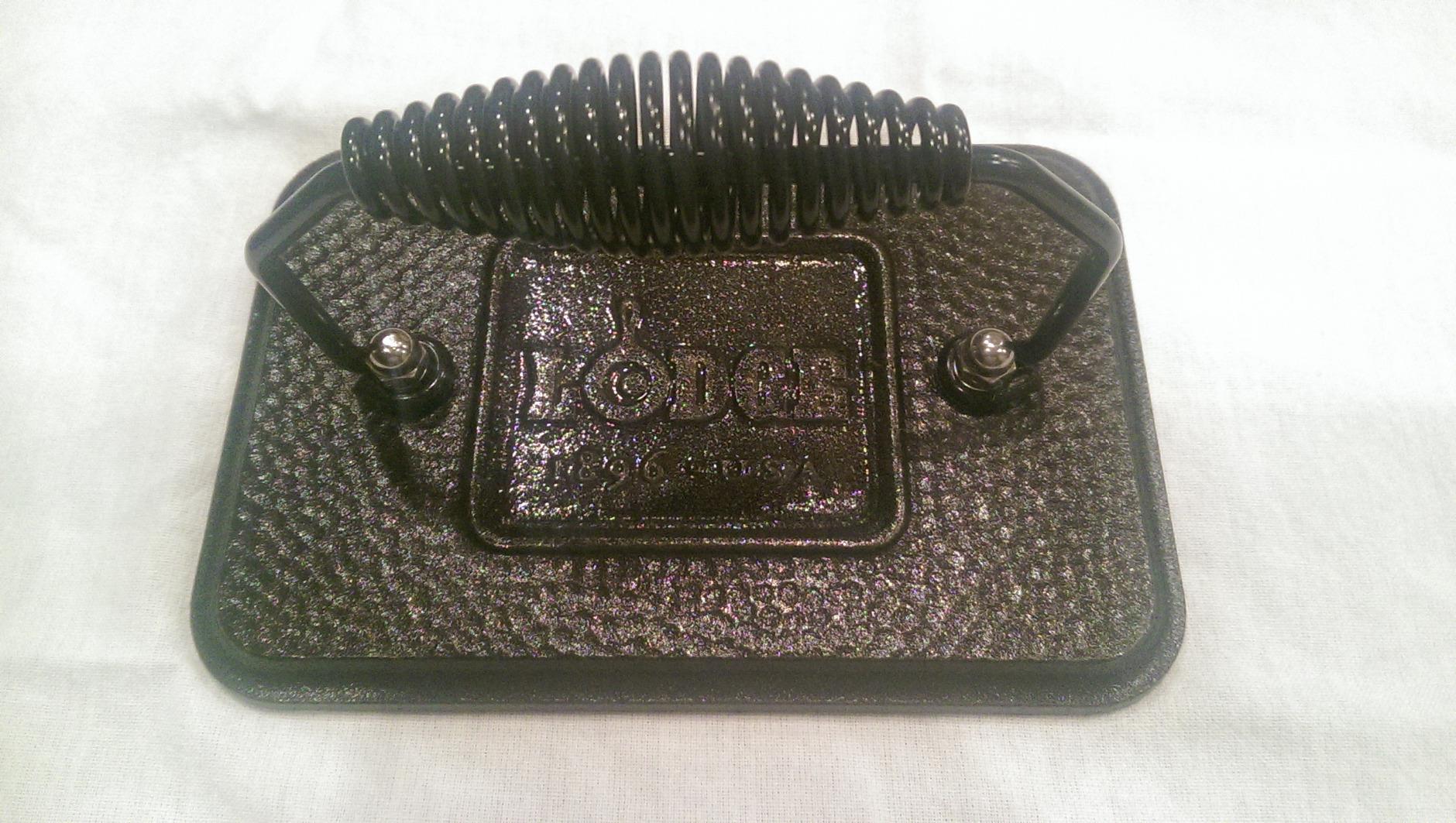 Lodge Pre-Seasoned Cast Iron Grill Press, 6.75 x 4.5 Inches customer photo 1