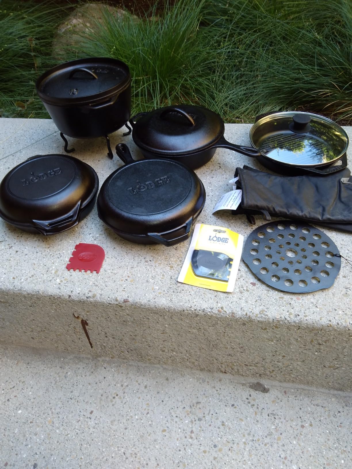 Lodge Cast Iron Combo Cooker, 3.2 Quart Deep Pot & 10.25 Inch Skillet Lid customer photo 2