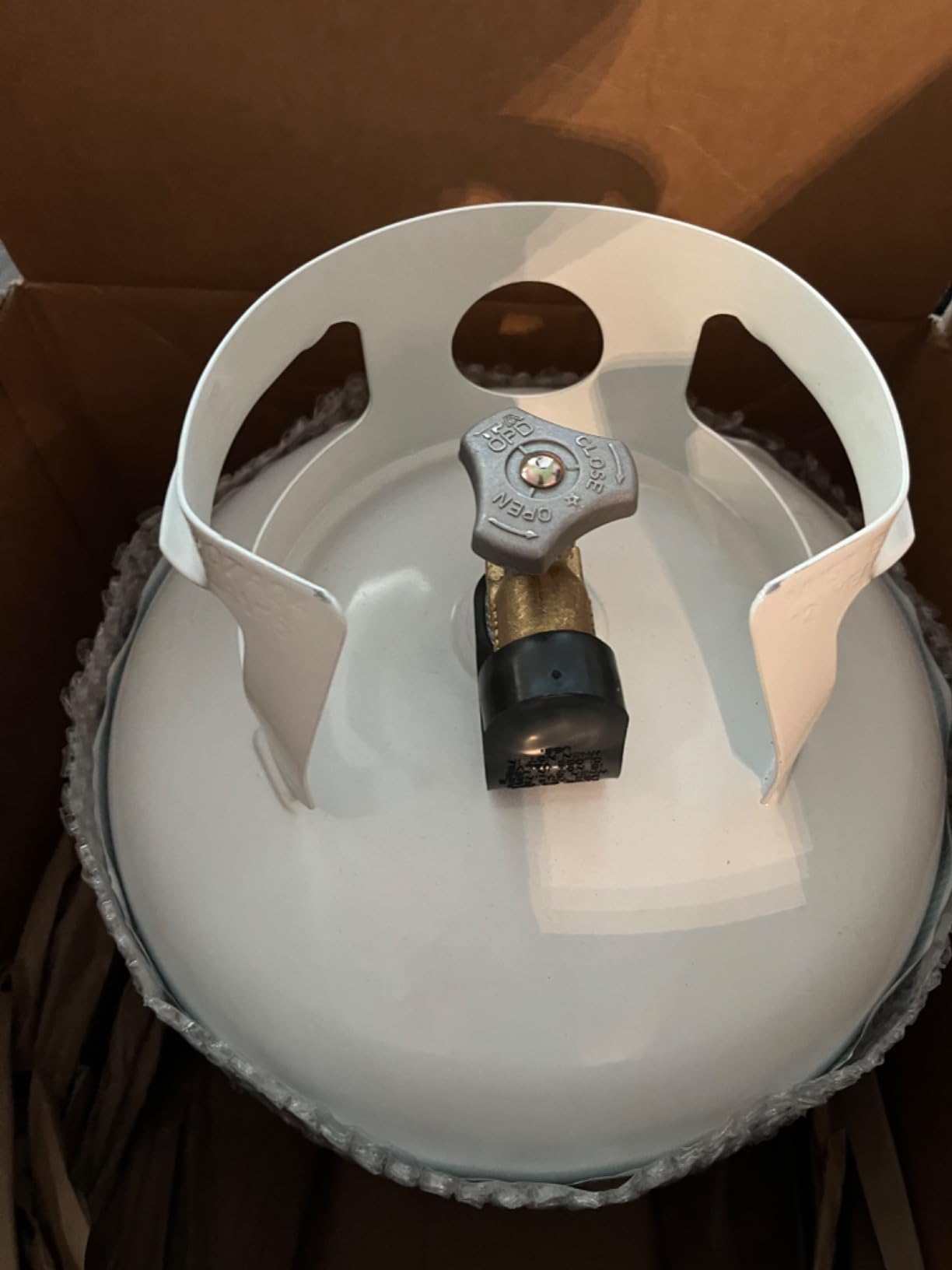 Flame King YSN-201 20-Pound Steel Propane Tank Cylinder with Type 1 OPD Valve, White customer photo 1