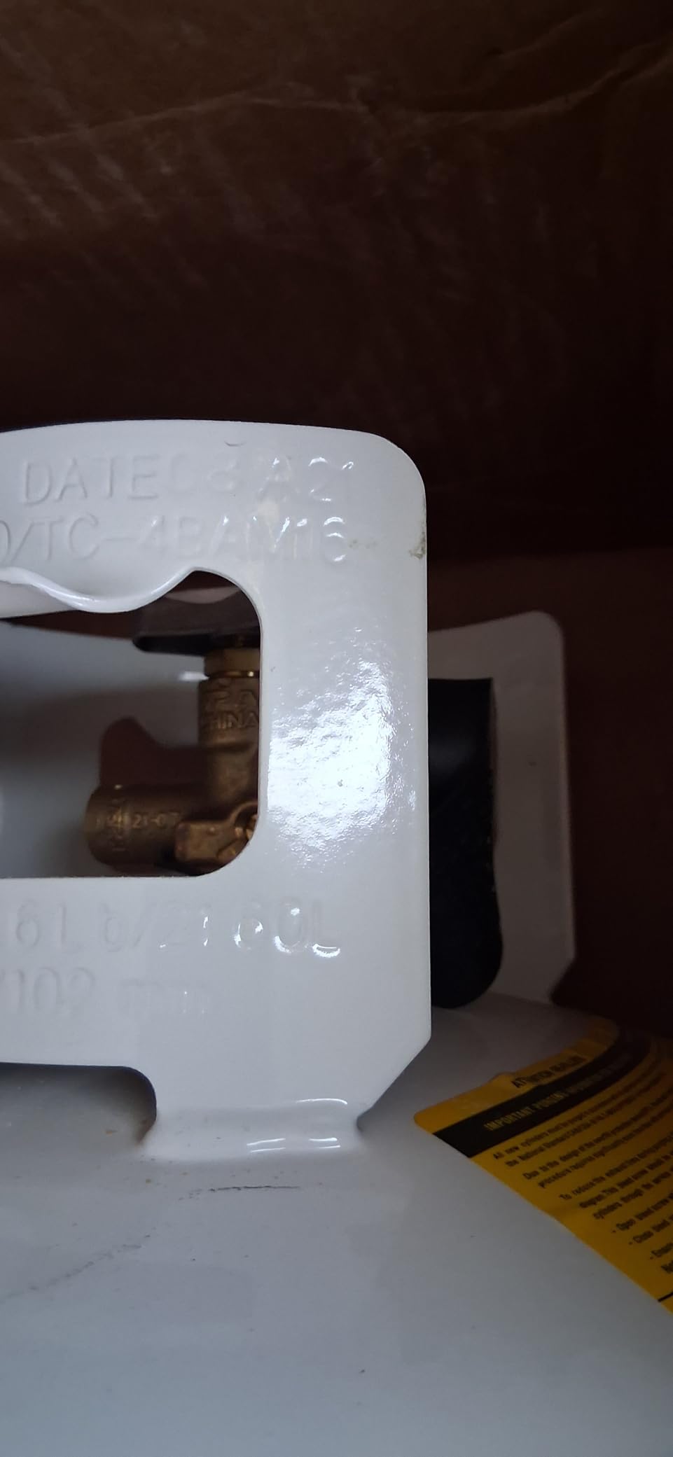 Flame King YSN-201 20-Pound Steel Propane Tank Cylinder with Type 1 OPD Valve, White customer photo 2