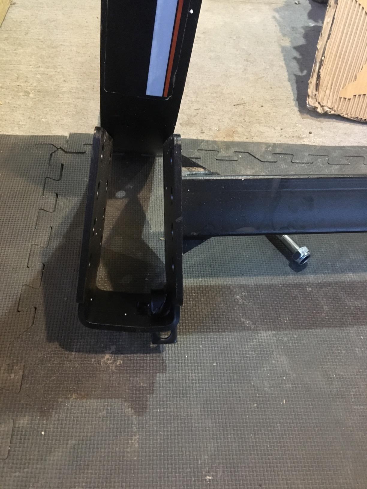 CURT 16115 E16 5th Wheel Hitch, 16,000 lbs customer photo 1