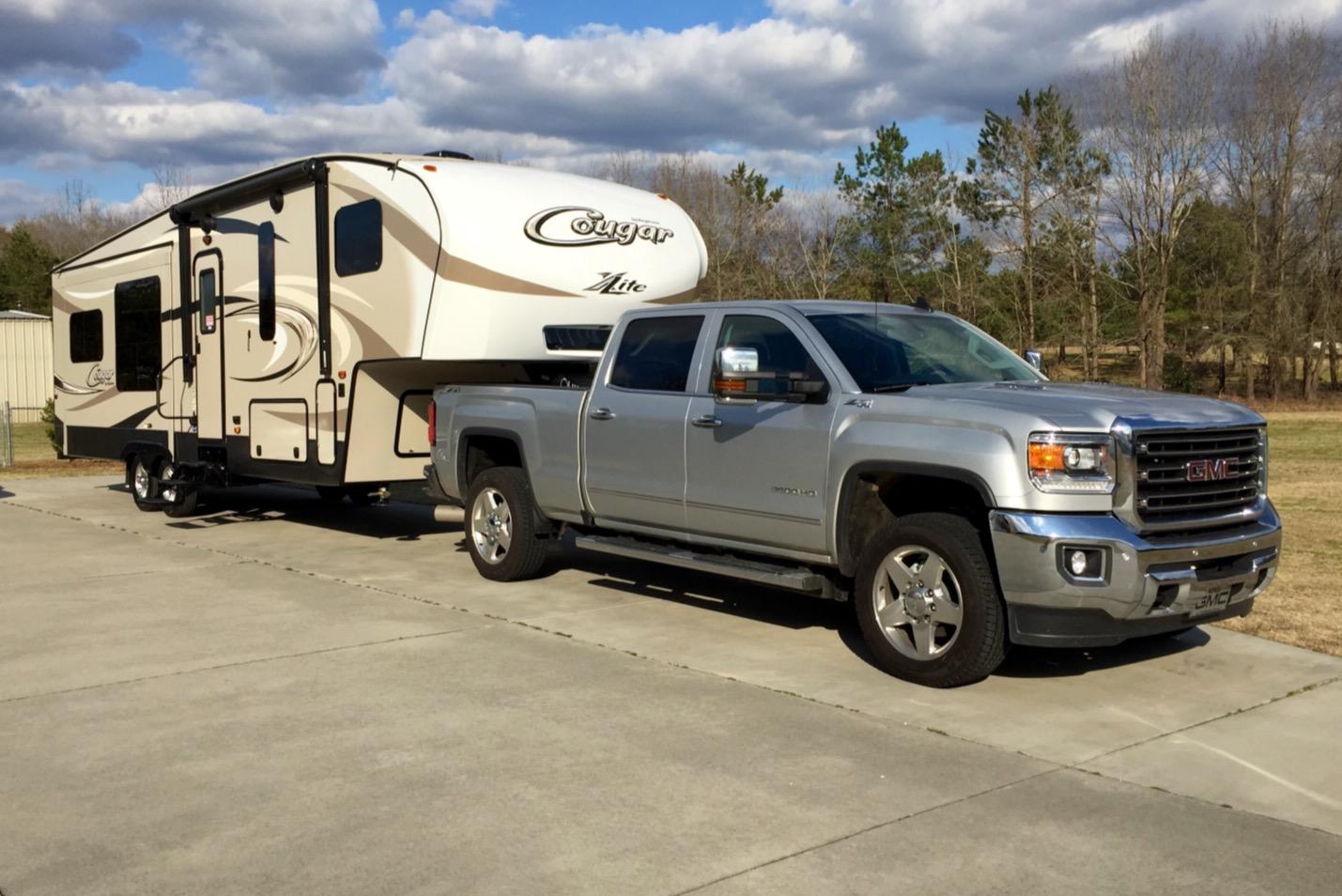 CURT 16115 E16 5th Wheel Hitch, 16,000 lbs customer photo 2