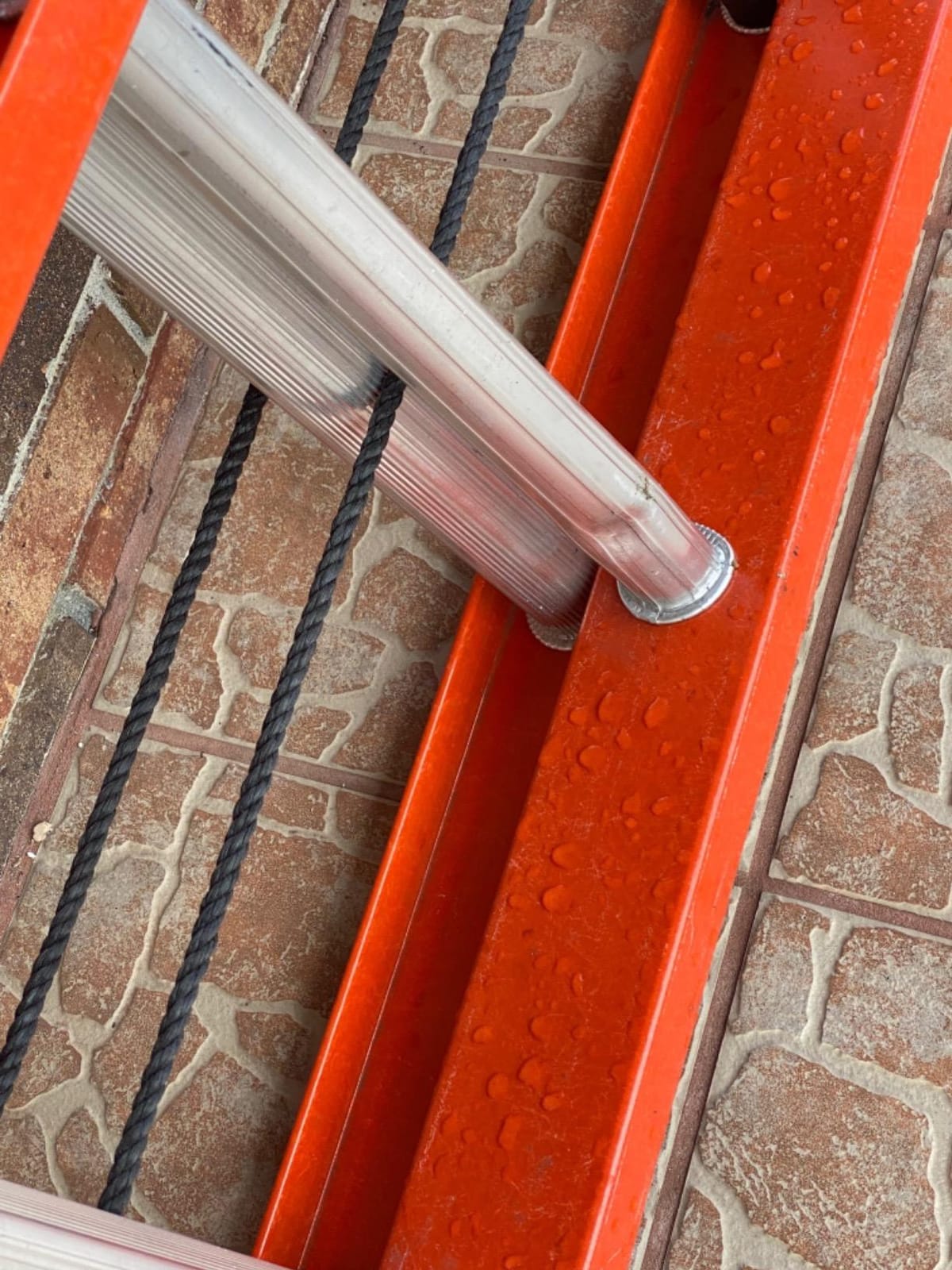 Louisville 16 ft Fiberglass Extension Ladder, FE3216, Type IA, 300 lbs customer photo 2