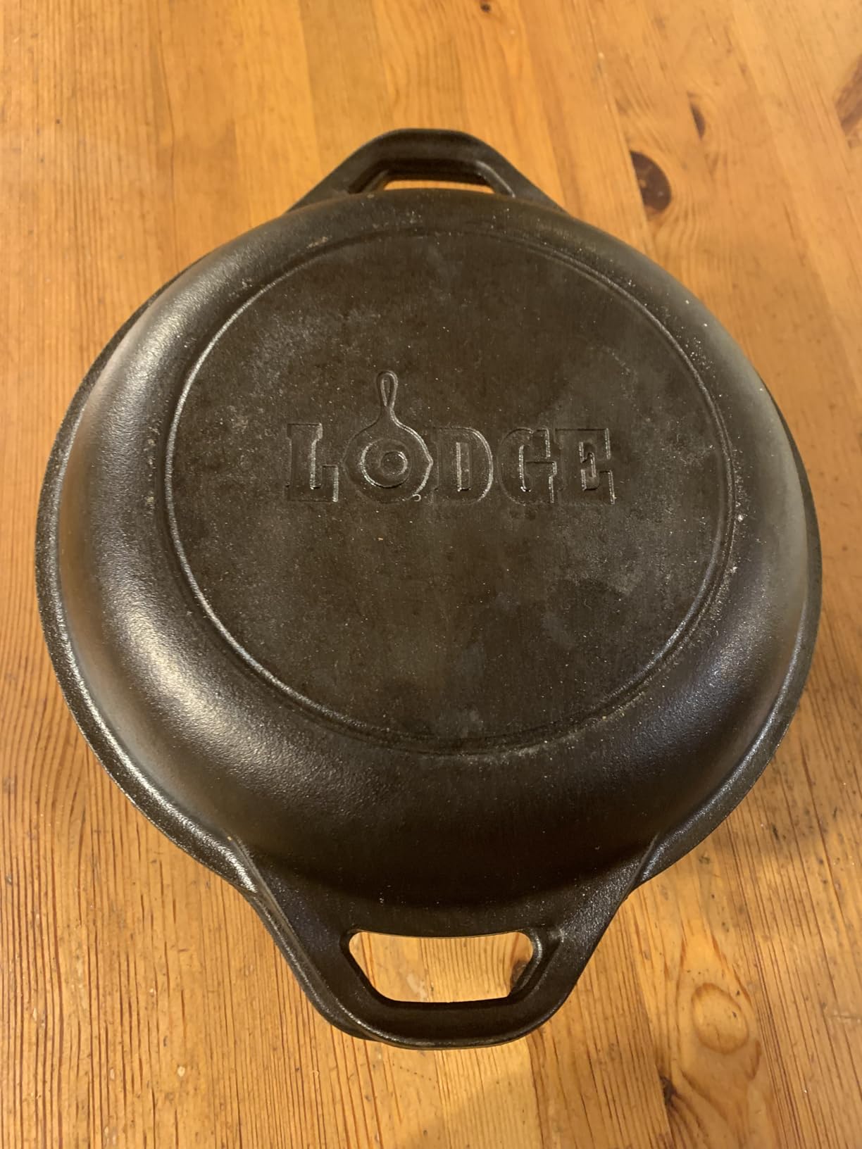 Lodge Cast Iron Double Dutch Oven, 2-in-1 Pot and Skillet Combo, 5 Quart customer photo 1