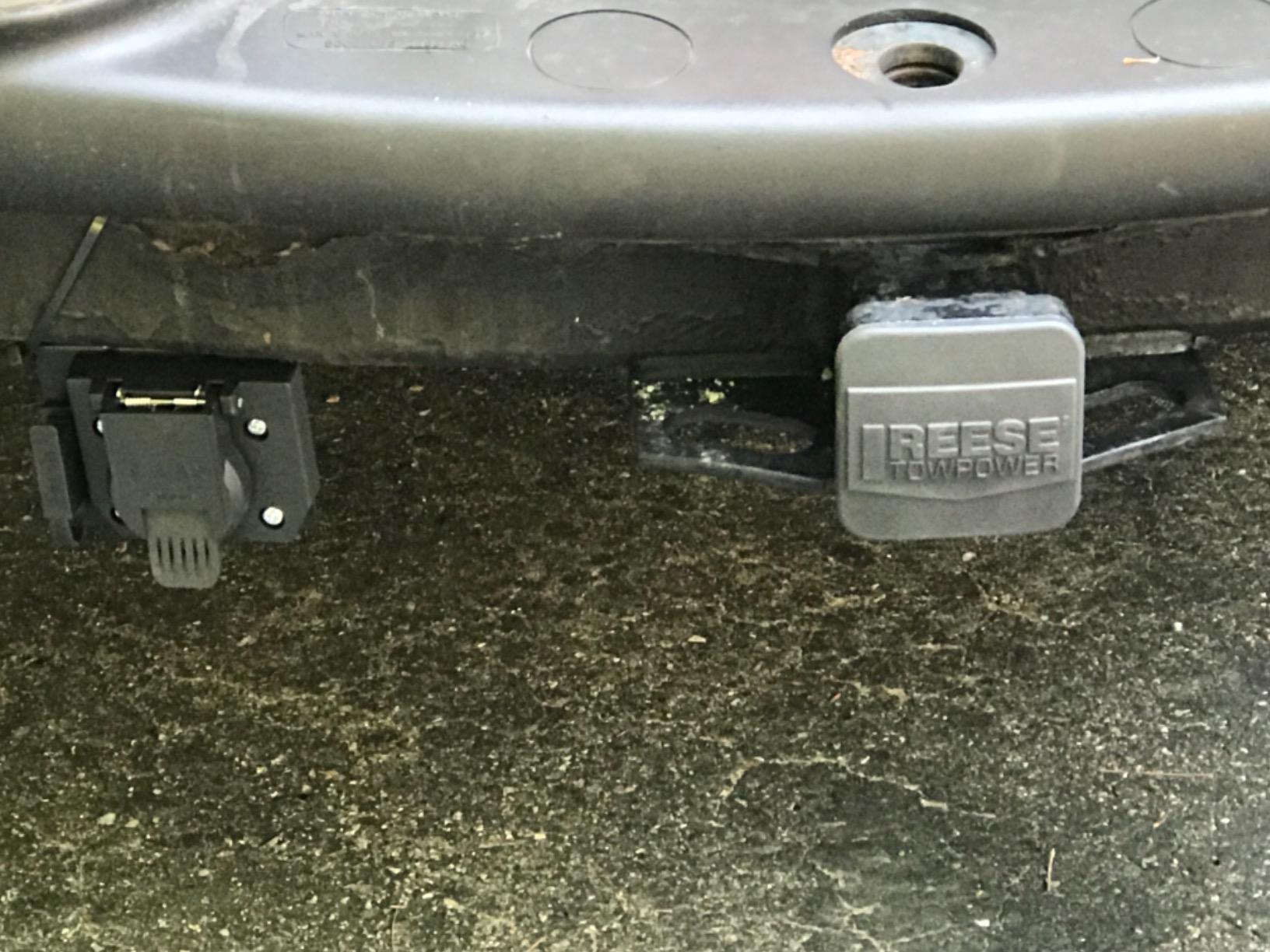 CURT 55774 Dual-Output USCAR Trailer Connector, 7-Way RV Blade and 4-Way customer photo 2
