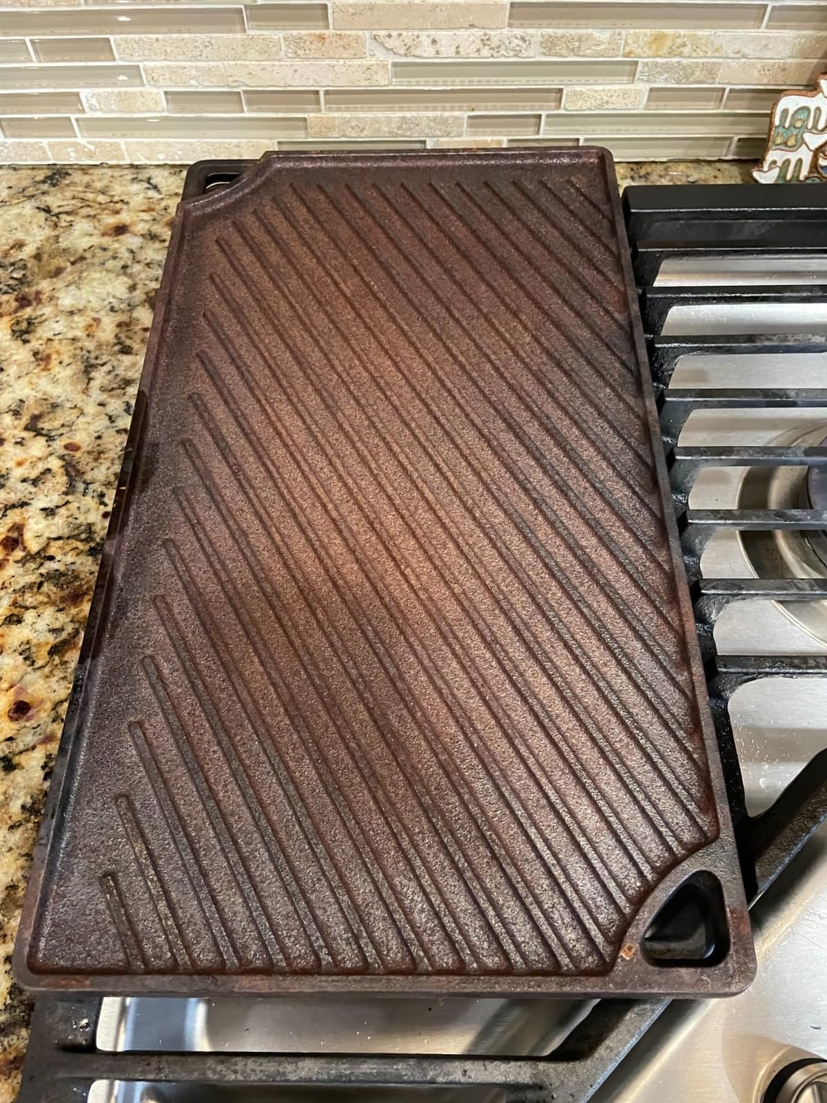 Lodge Reversible Cast Iron Grill/Griddle Pan, 16.75 x 9.5 Inches customer photo 2