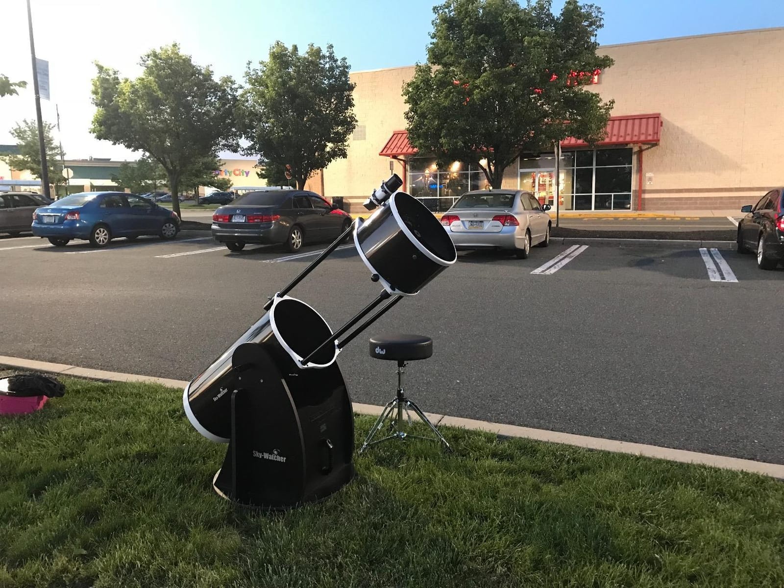 Sky Watcher Sky-Watcher Flextube 300 Dobsonian 12-inch Collapsible Large Aperture Telescope – Portable, Easy to Use, Perfect for Beginners, White/Black (S11740) customer photo 1