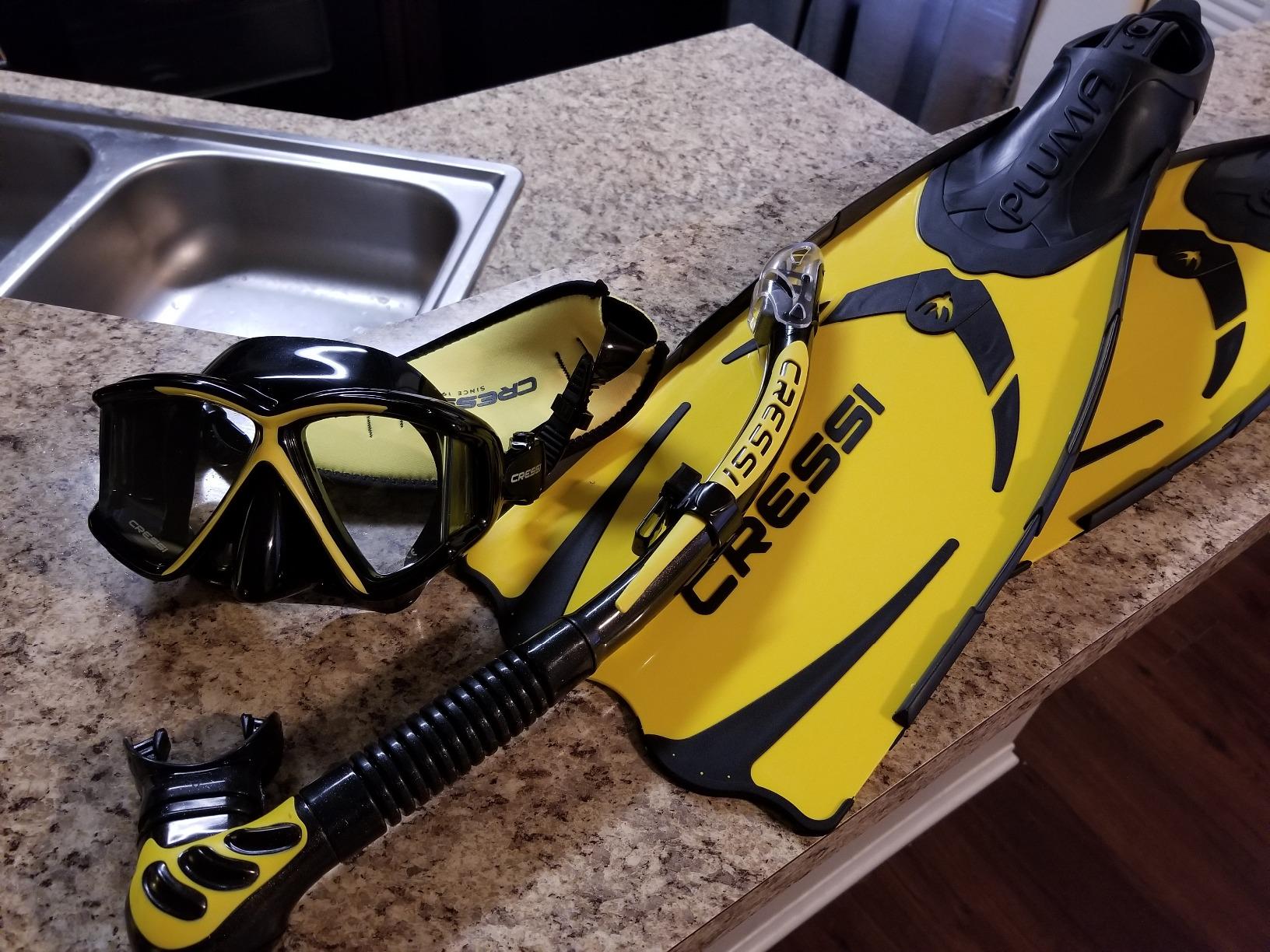Cressi Adult Snorkeling Full Foot Pocket Fins Made with Advanced Technology - Pluma: Made in Italy customer photo 1