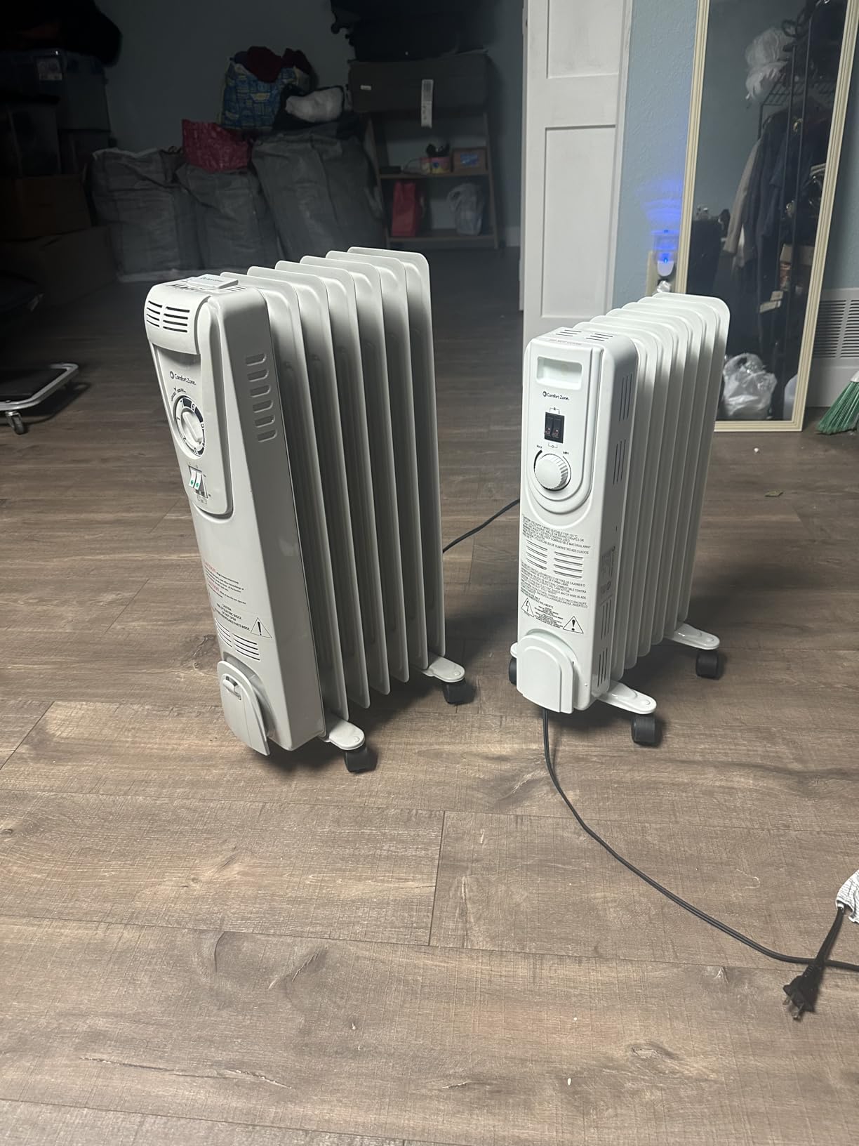 Comfort Zone Electric Oil-Filled Radiant Radiator Space Heater, Never Refill, Adjustable Thermostat, Tip-Over Switch & Overheat Protection System, Ideal for Home, Bedroom, & Office, 1,200W, CZ7007J customer photo 2