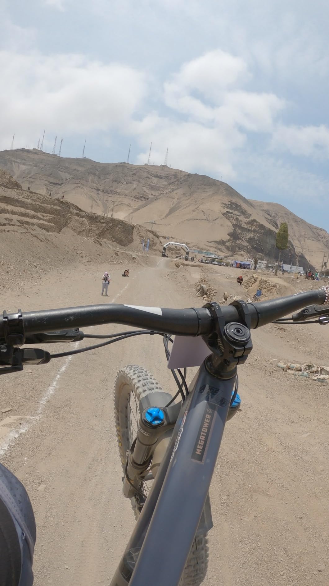 Maxxis Minion DHF | Dual Compound | Mountain Bike Tire, E25, Tubeless Ready customer photo 1