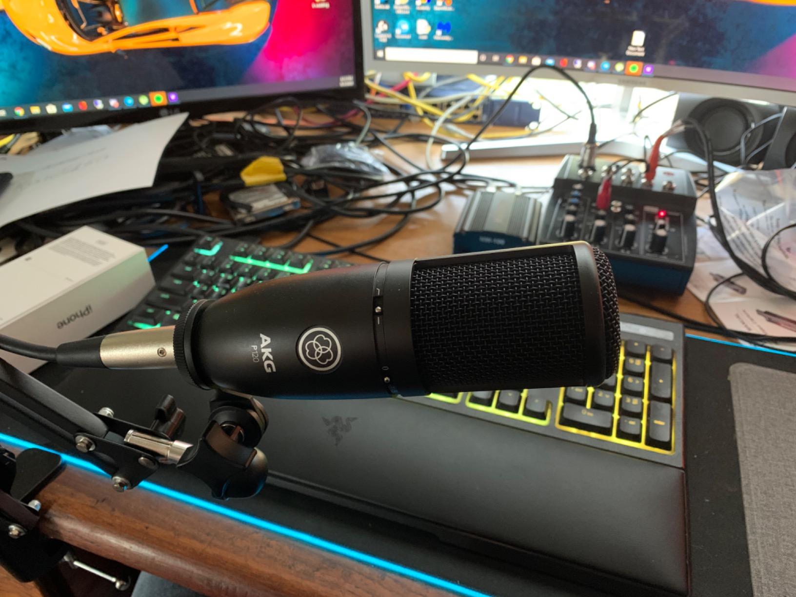 AKG Pro Audio P120 - Affordable 2/3-Inch Diaphragm Condenser Microphone for Clear Vocals & Instruments. Studio Recording or Live. XLR Connector. Black customer photo 1