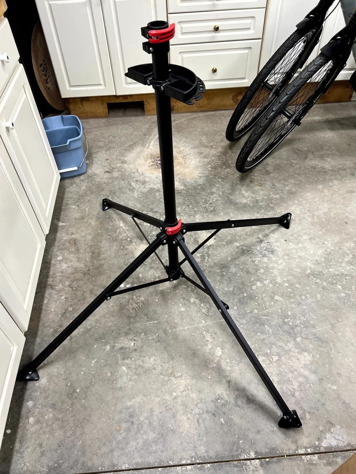 Yaheetech Bike Repair Stand Adjustable Foldable Bicycle Maintenance Rack customer photo 1