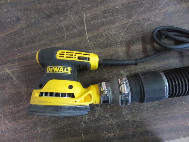 DEWALT Orbital Sander Kit, 5-Inch, Variable Speed (DWE6423K) customer photo 2