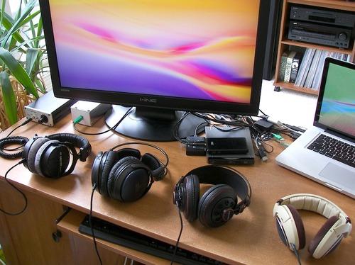 beyerdynamic DT 990 Pro (250 Ohm), Open-Back Studio Headphones, Black customer photo 1