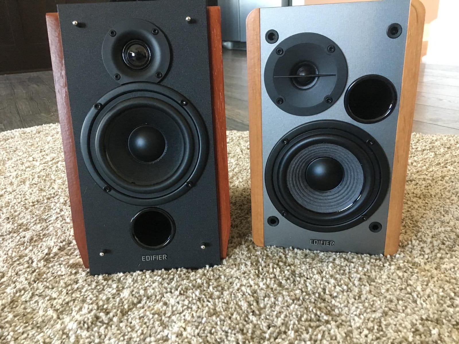 Edifier R1280T Powered Bookshelf Speakers - 2.0 Active Near Field Studio Monitor Speaker - Wooden Enclosure - 42 Watts RMS Power customer photo 2