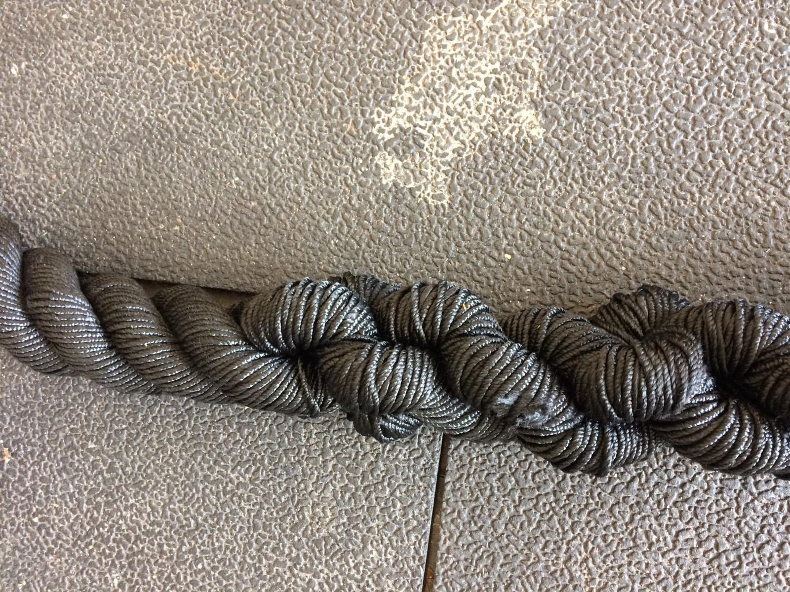 Titan Fitness Battle Rope 30ft x 2in, Poly Dacron Heavy Rope for Home Gym Conditioning Workouts, Cross-Train, Strength Training Exercises customer photo 1