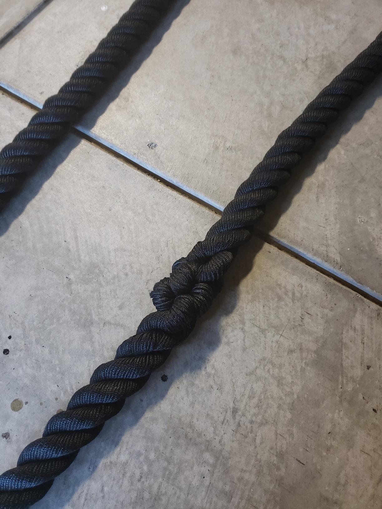 Titan Fitness Battle Rope 30ft x 2in, Poly Dacron Heavy Rope for Home Gym Conditioning Workouts, Cross-Train, Strength Training Exercises customer photo 2