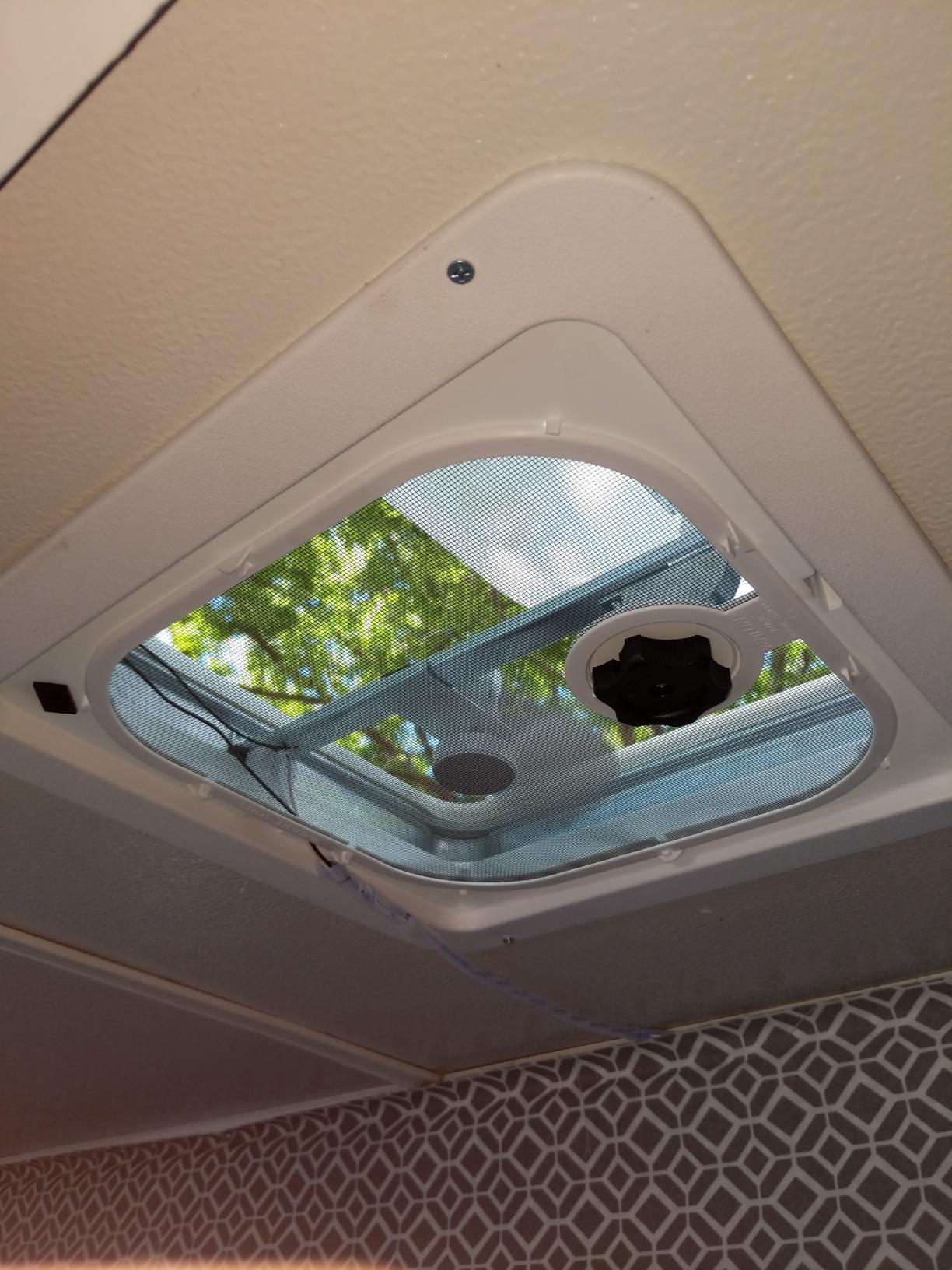 Ventline RV Roof Vent White w/ 12 Volt Fan, Putty & Screws¡­ customer photo 1