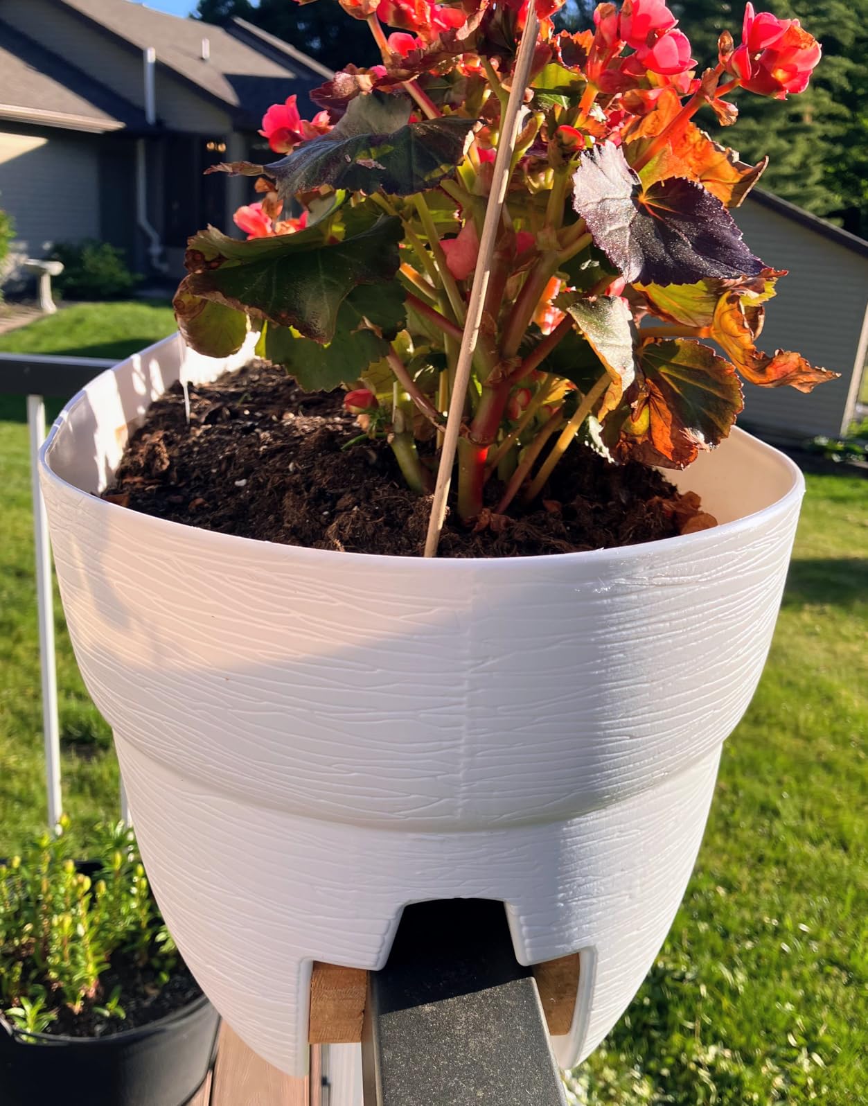 Bloomers Railing Planter with Drainage Holes – 24