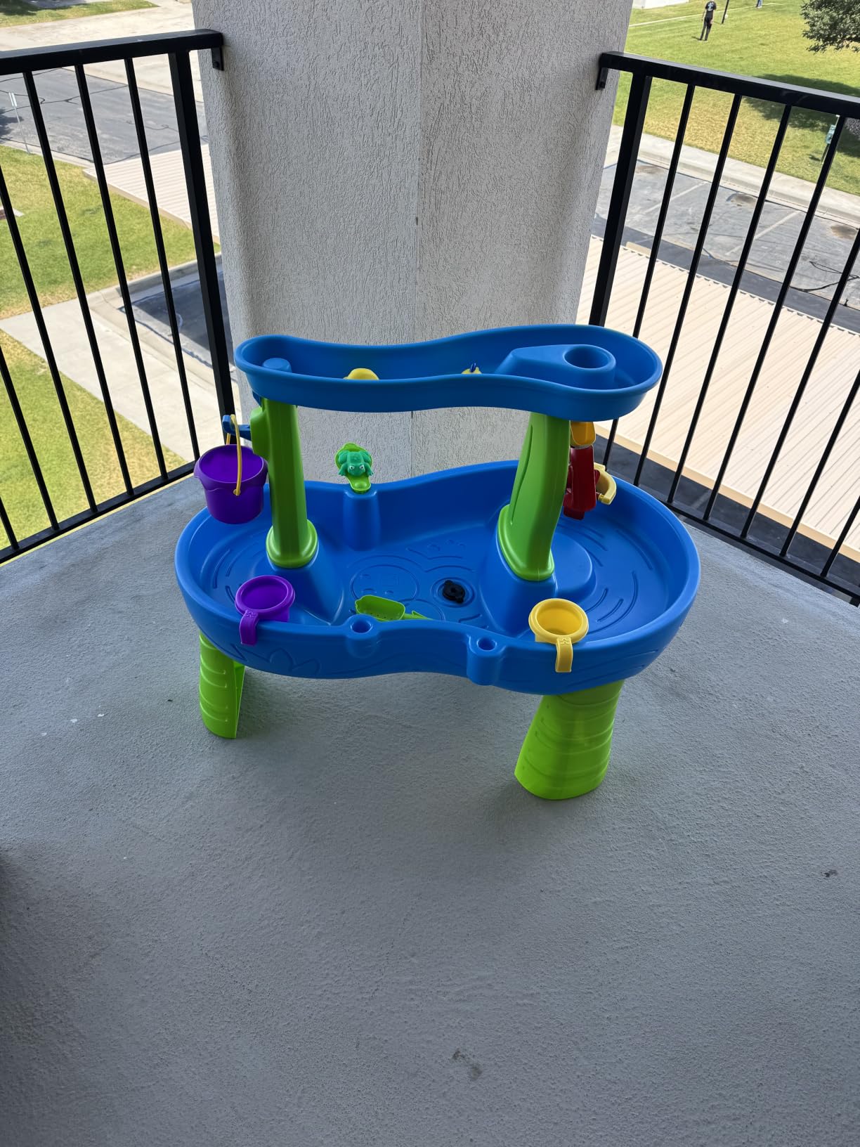 Step2 Rain Showers Splash Pond Toddler Water Table, Outdoor Kids Water Sensory Table, Ages 18+ Months, 13 Piece Water Toy Accessories, Blue & Green customer photo 2