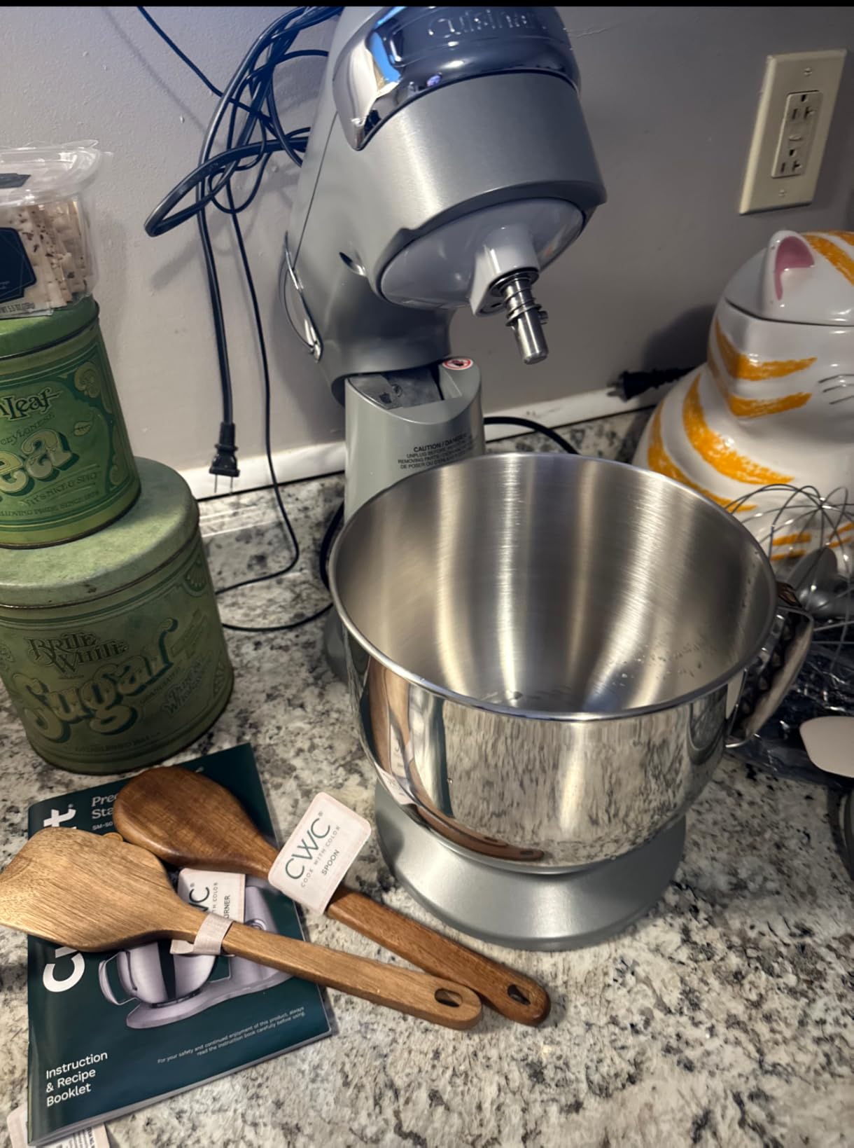 Cuisinart Stand Mixer, 12 Speed, 5.5 Quart Stainless Steel Bowl, Chef’s Whisk, Mixing Paddle, Dough Hook, Splash Guard w/ Pour Spout, Ruby Red, SM-50R, Manual customer photo 2