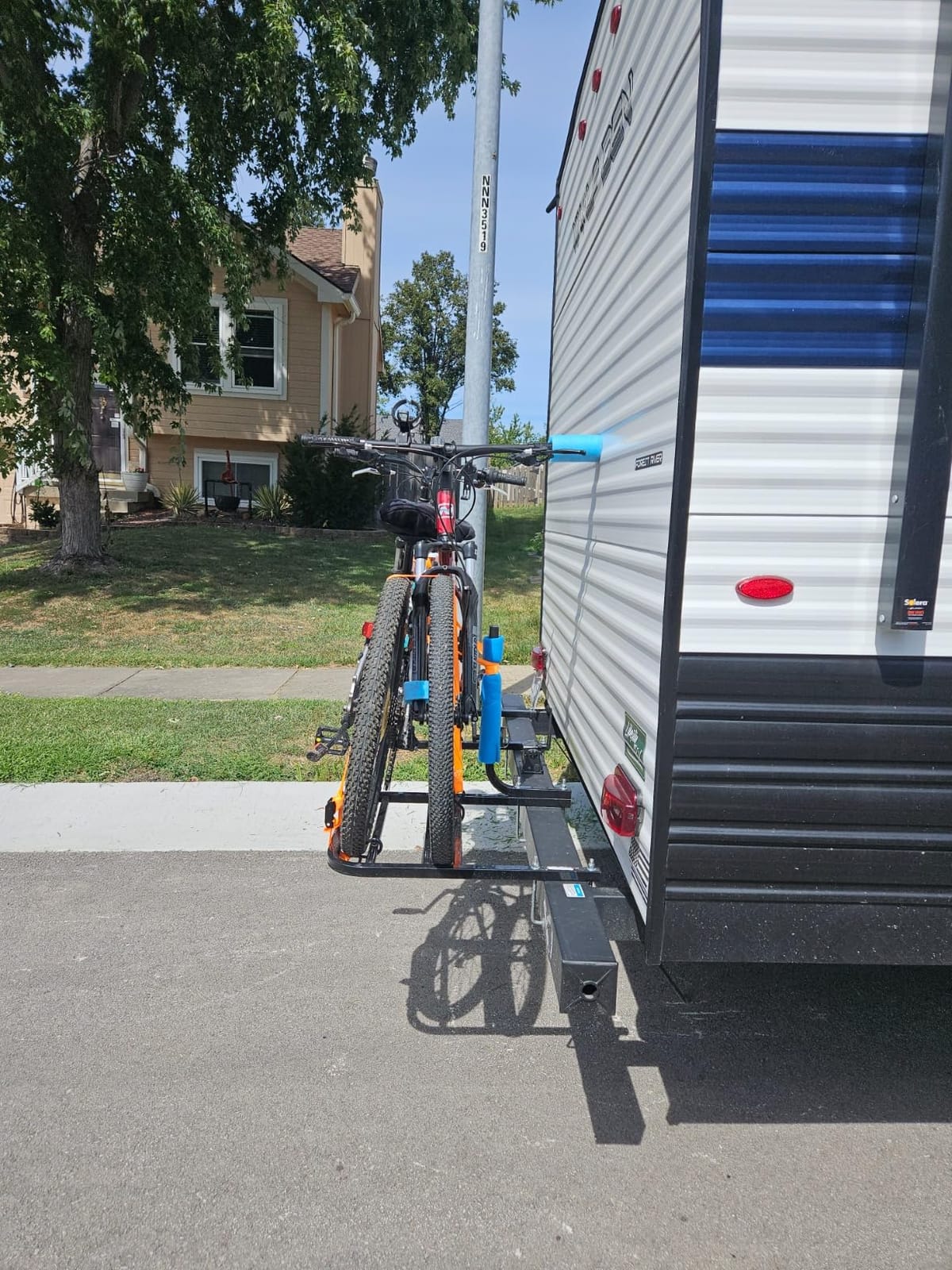 Quick Products QPRBM2R RV Bumper-Mounted 2-Bike Rack with Adjustable Width and Stabilizer Post customer photo 2