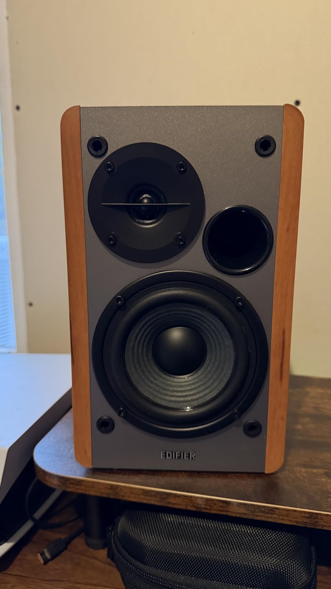 Edifier R1280DB Powered Bluetooth Bookshelf Speakers - Optical Input - Wireless Studio Monitors - 4 Inch Near Field Speaker - 42w RMS - Wood Grain customer photo 1