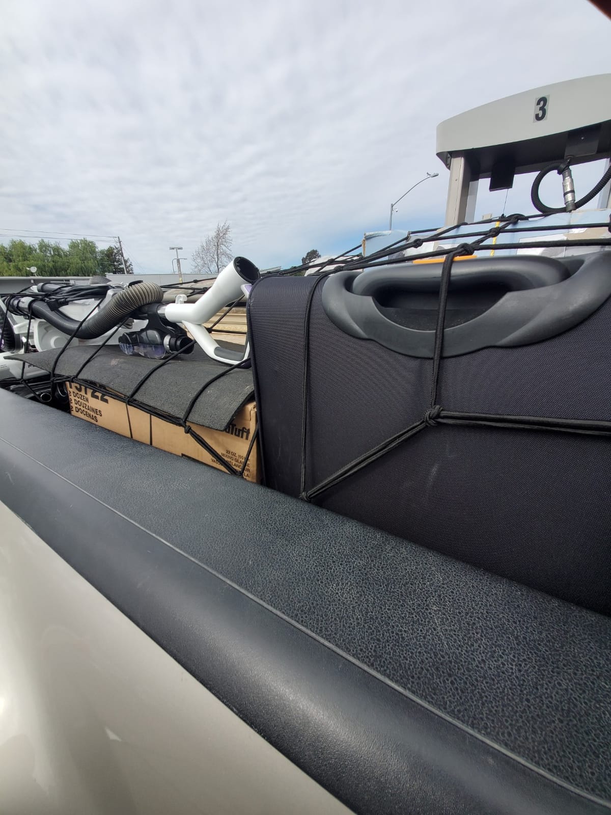 OMT 3x4ft Bungee Cargo Net, Stretches to 6x8ft for Truck Bed & Roof Rack customer photo 1