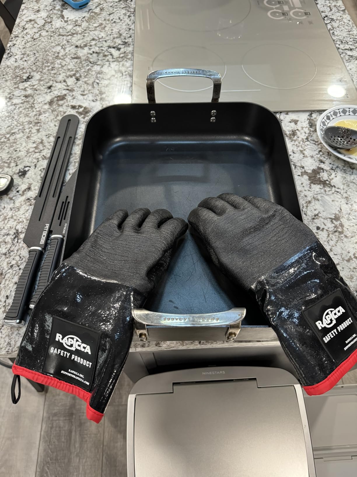 RAPICCA BBQ Grill Gloves, 932°F Heat Resistant Neoprene, 14 in XL customer photo 2
