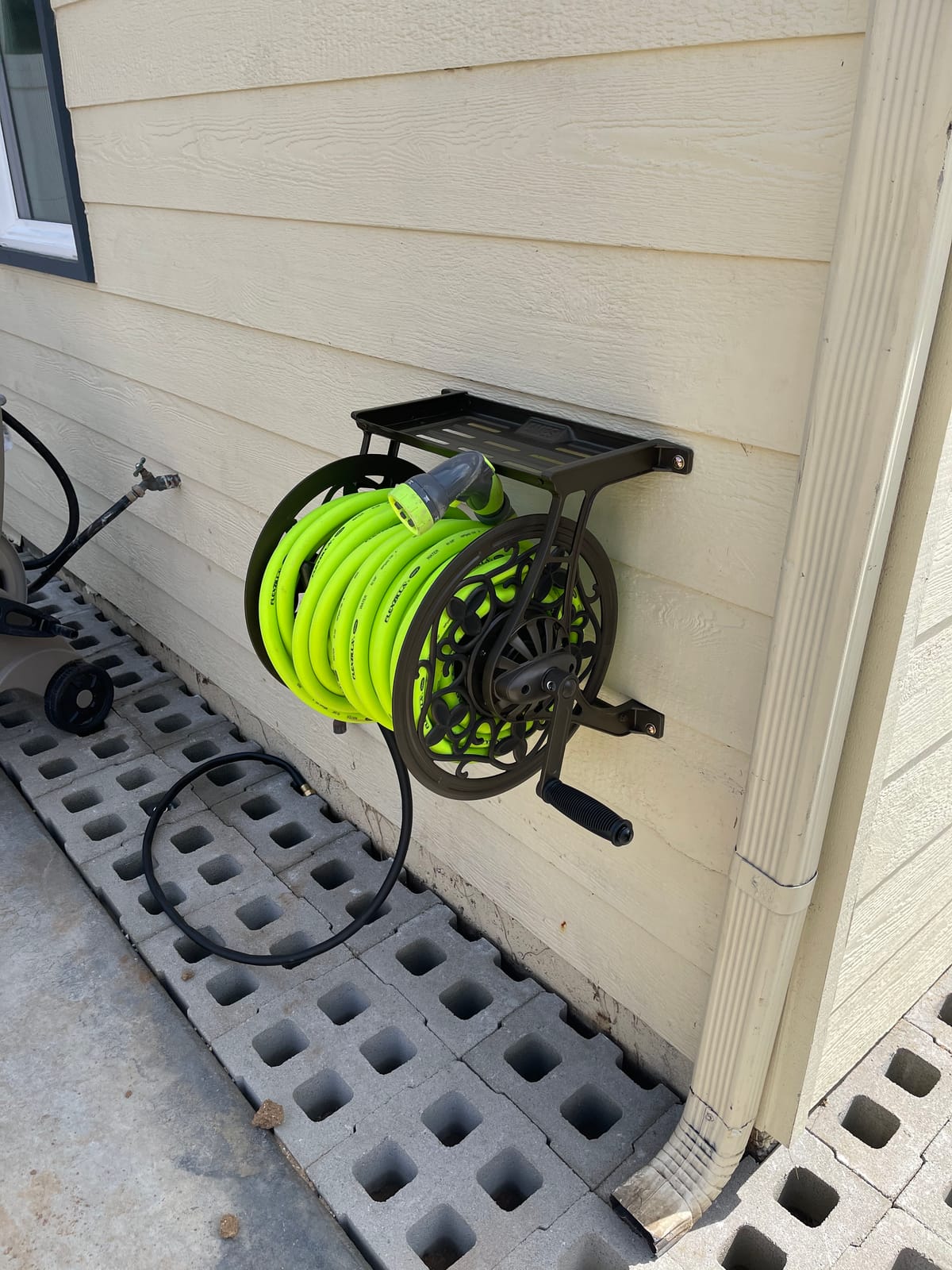 AMES 2398110 NeverLeak Decorative Wall Mount Hose Reel, Brown customer photo 2