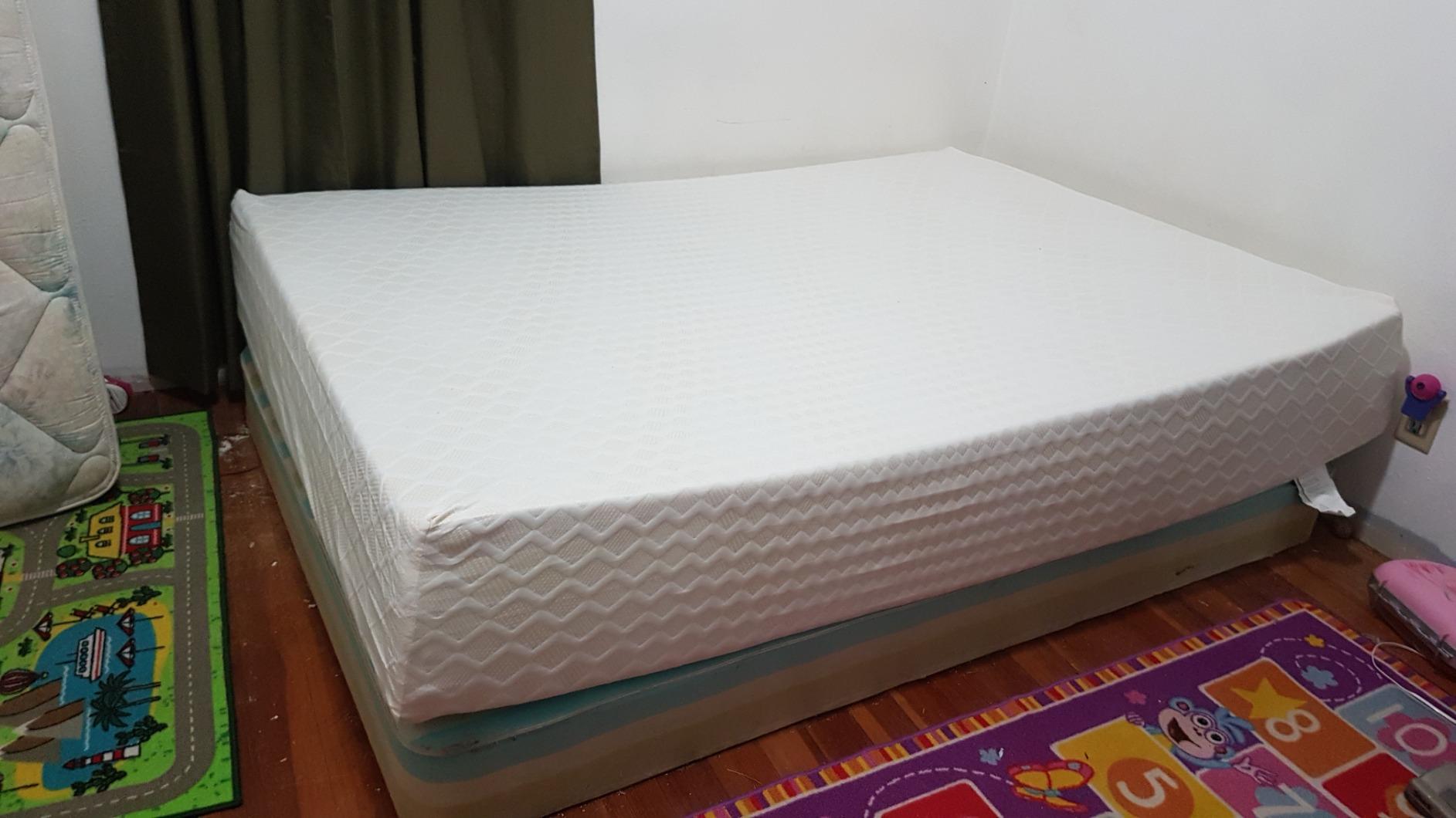 Signature Design by Ashley 12 Inch Memory Foam Queen Mattress in a Box customer photo 1